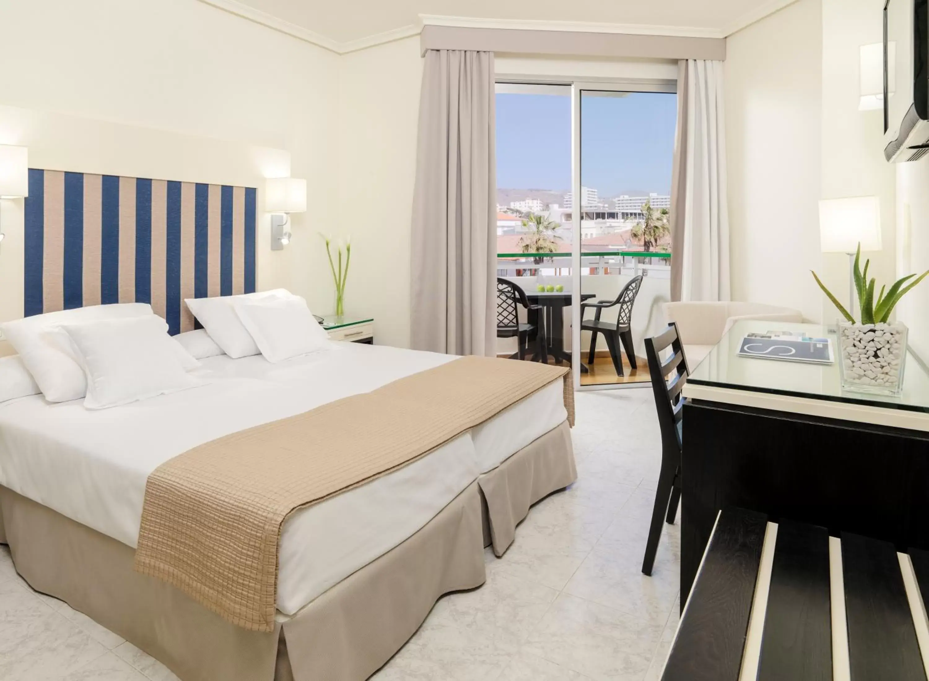 Double Room (3 Adults) in H10 Las Palmeras Double Room (3 Adults) in H10 Las Palmeras