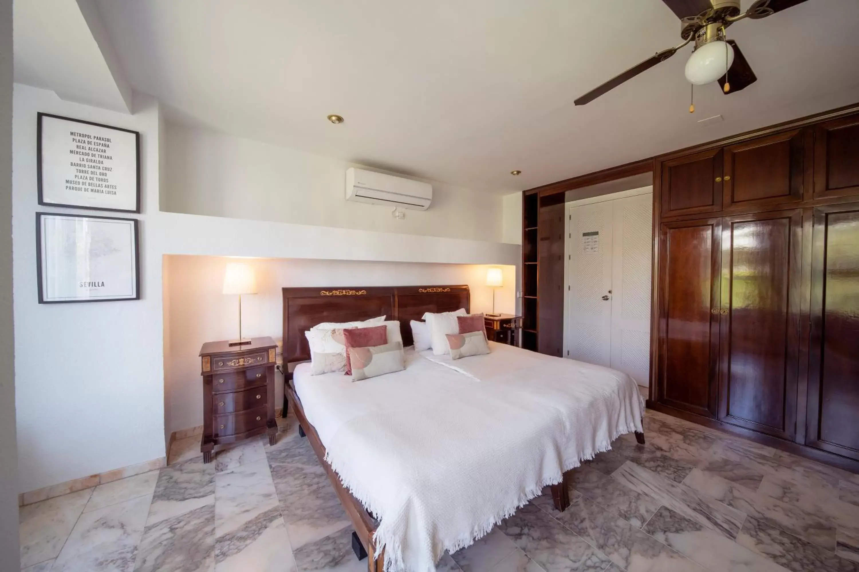 Deluxe King Suite in Hotel B&B Casa Arena Sevilla Deluxe King Suite in Hotel B&B Casa Arena Sevilla