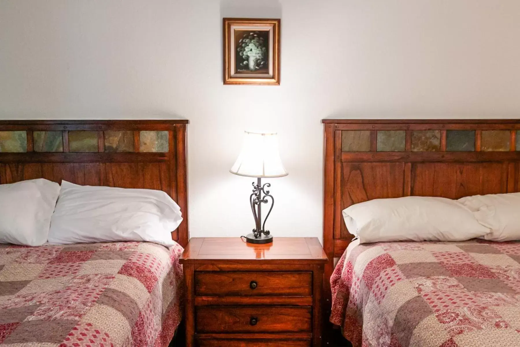 Quadruple Room in Circle R Motel Quadruple Room in Circle R Motel