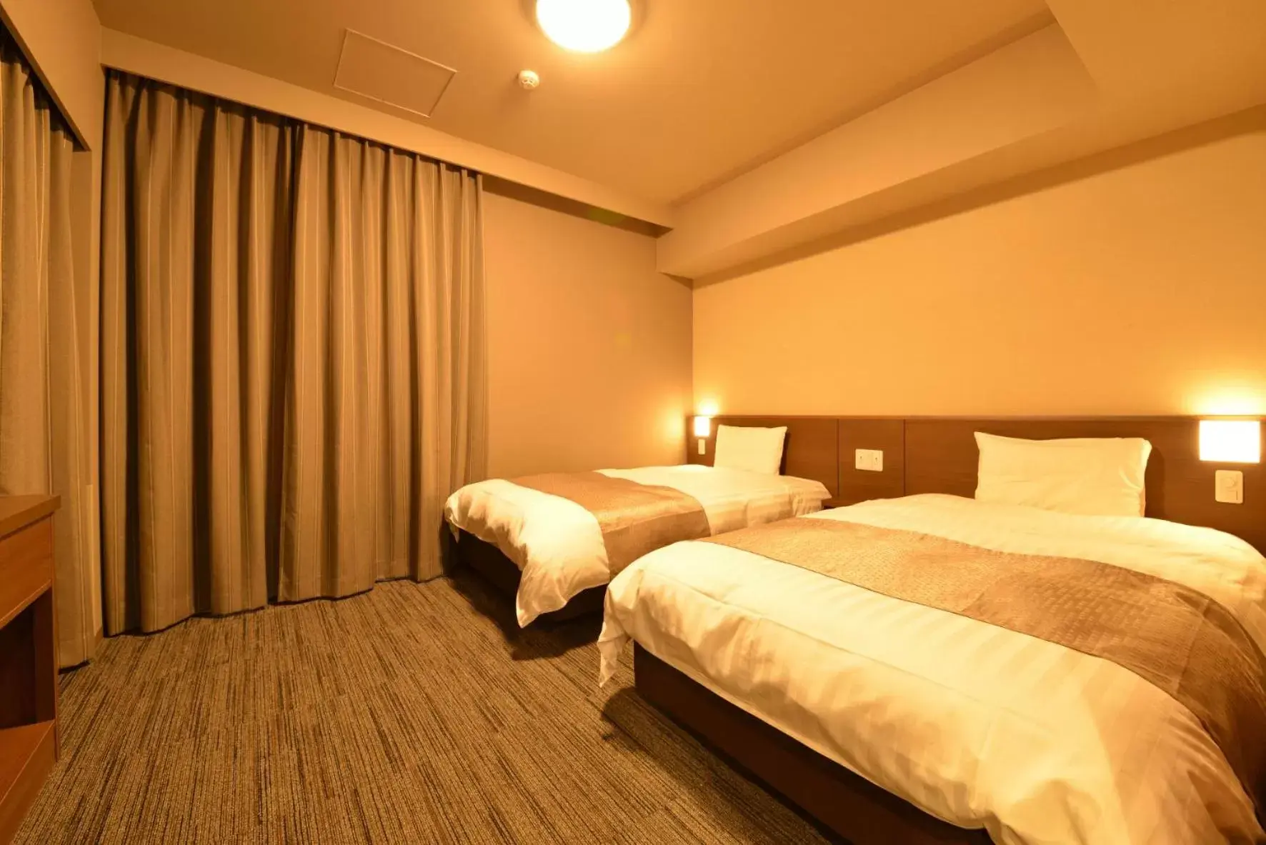 Adjoining Twin Room with Bath - Non Smoking in Dormy Inn Takamatsu Chuo Koenmae Natural Hot Spring Adjoining Twin Room with Bath - Non Smoking in Dormy Inn Takamatsu Chuo Koenmae Natural Hot Spring