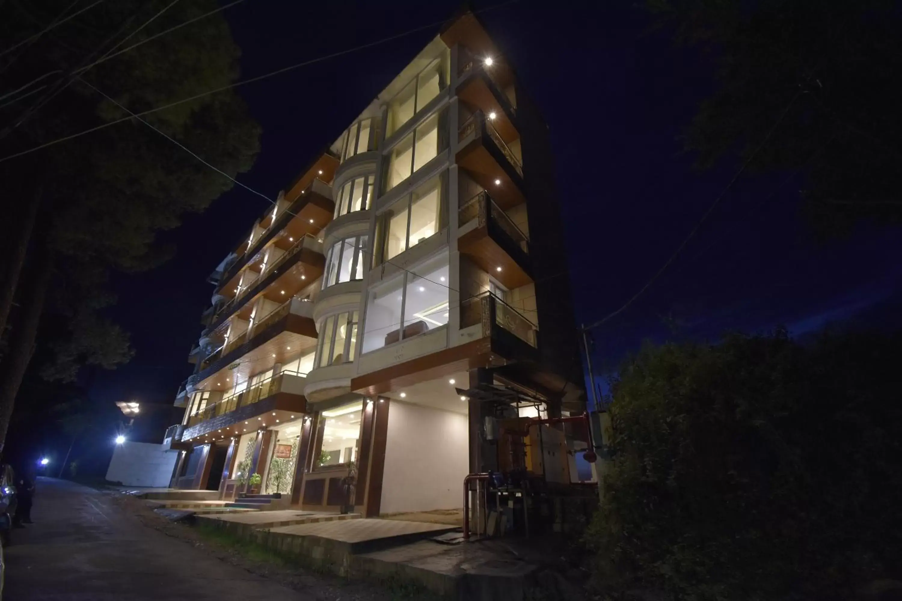 The Royal Castle AC Centralized The Royal Castle AC Centralized