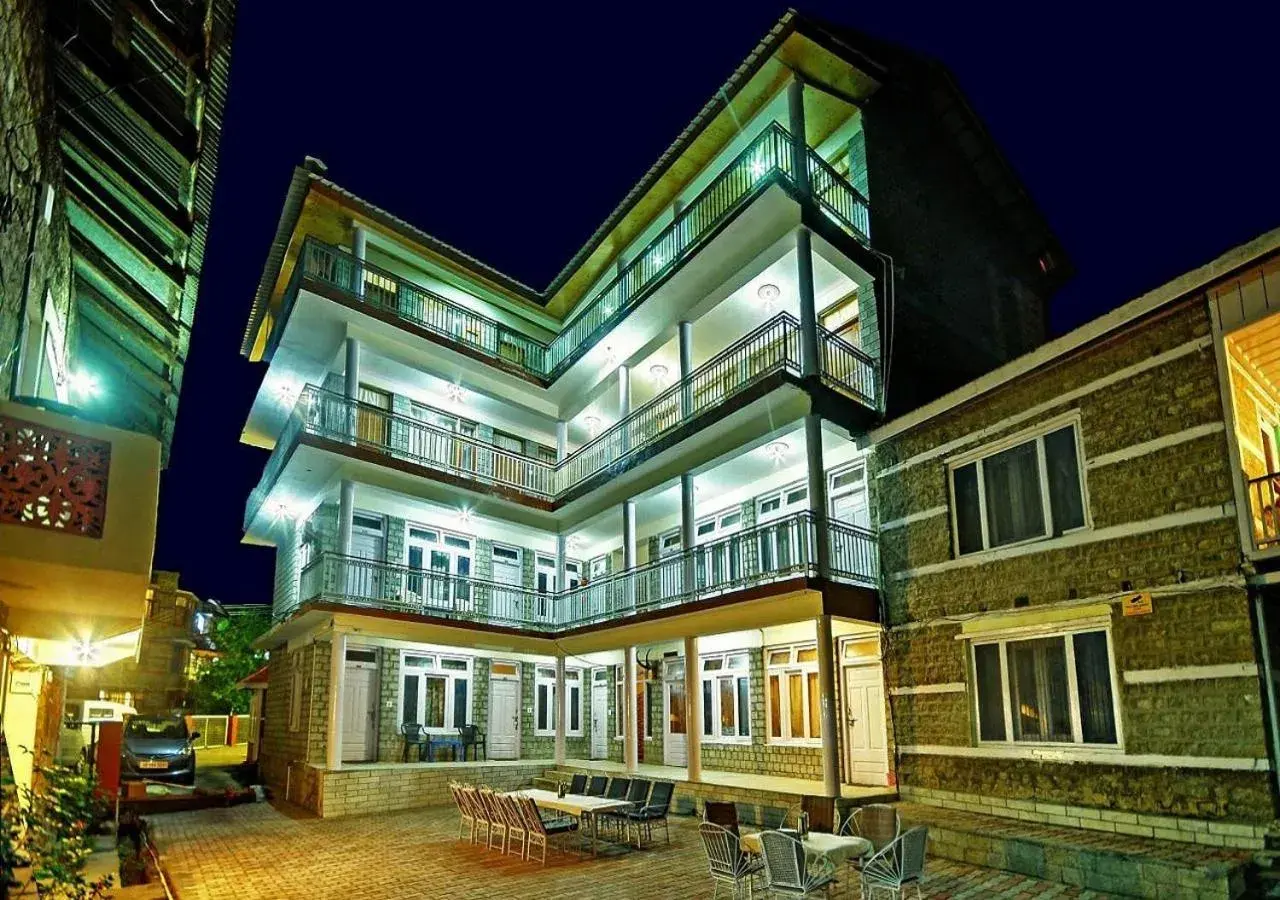 Property Building in Hotel Thakur Manali Property Building in Hotel Thakur Manali