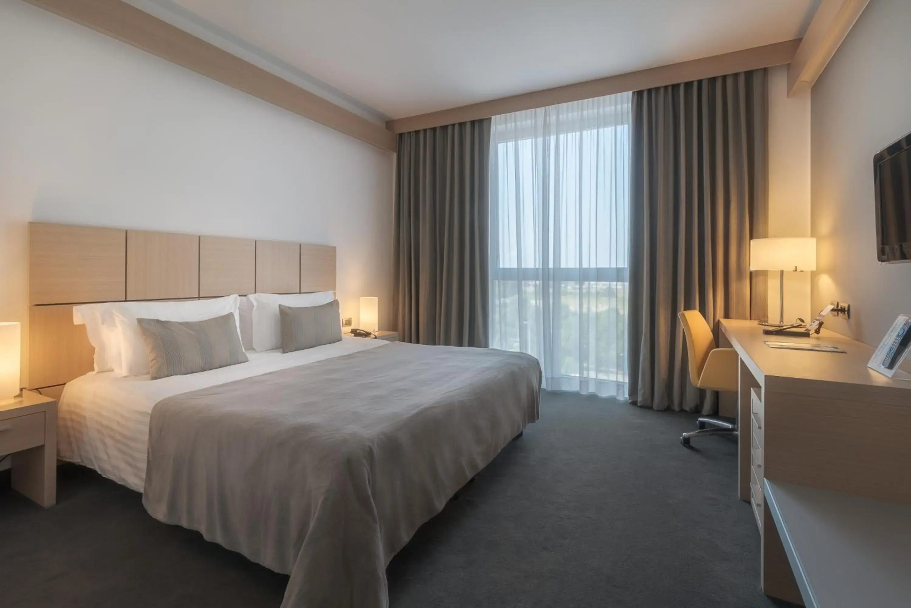 Superior Double Room in Domina Milano Fiera Superior Double Room in Domina Milano Fiera