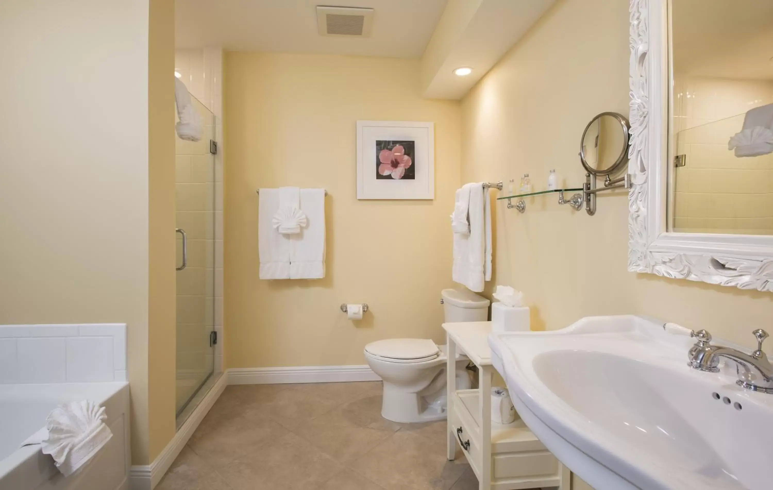 Queen Room with Two Queen Beds with Garden View in Tranquility Bay Resort Queen Room with Two Queen Beds with Garden View in Tranquility Bay Resort