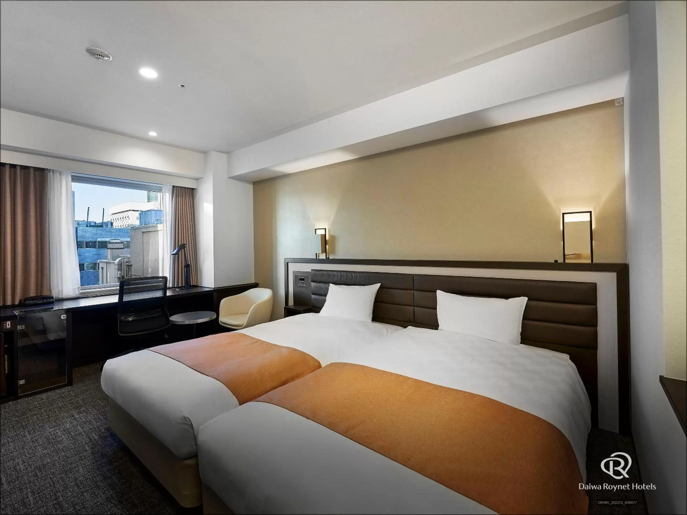 Hollywood Twin Room - Non-Smoking (Two Bed) in Daiwa Roynet Hotel Osaka-Kitahama Hollywood Twin Room - Non-Smoking (Two Bed) in Daiwa Roynet Hotel Osaka-Kitahama