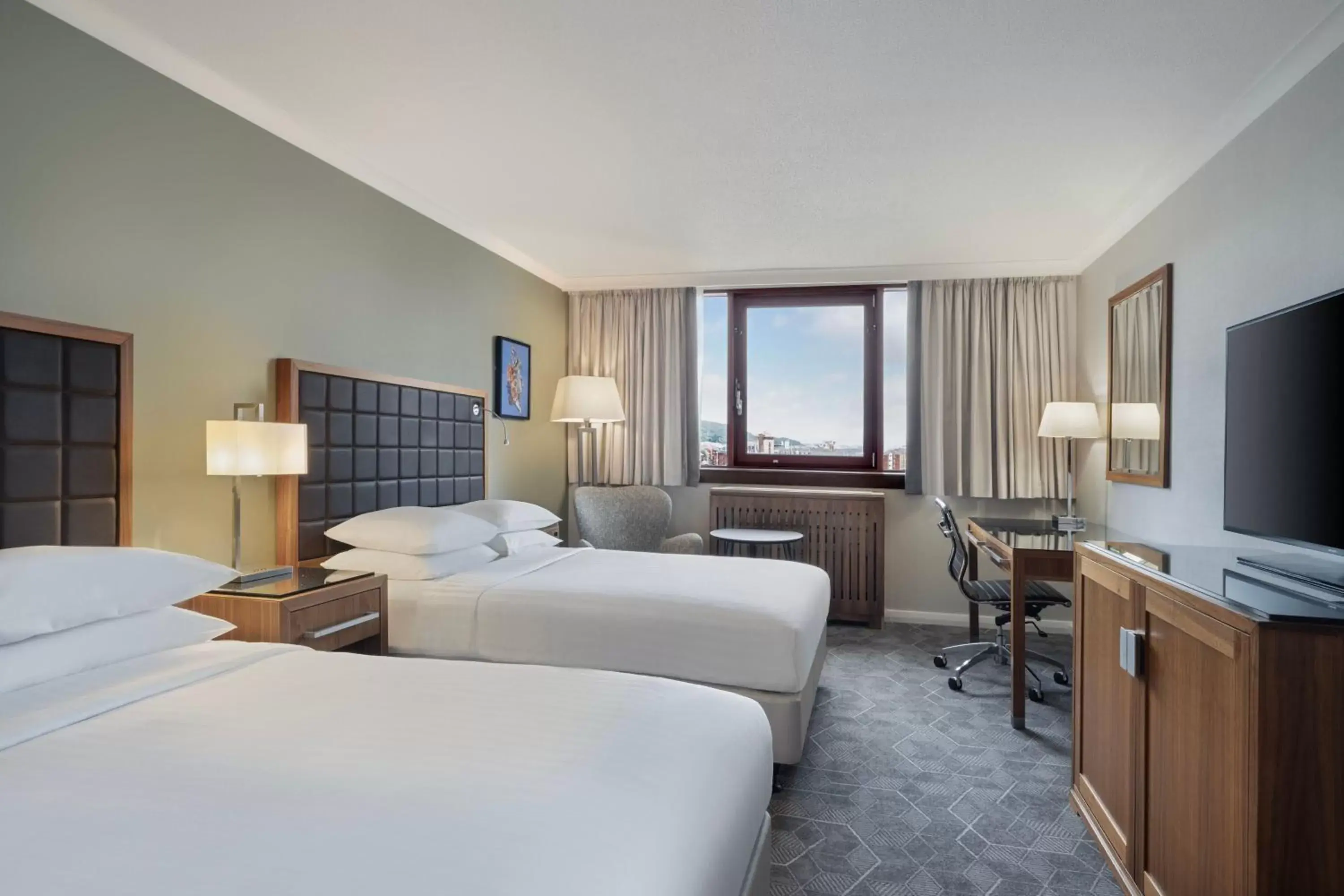 Deluxe Family Room with Two Double Beds and Marina View in Delta Hotels by Marriott Swansea Deluxe Family Room with Two Double Beds and Marina View in Delta Hotels by Marriott Swansea