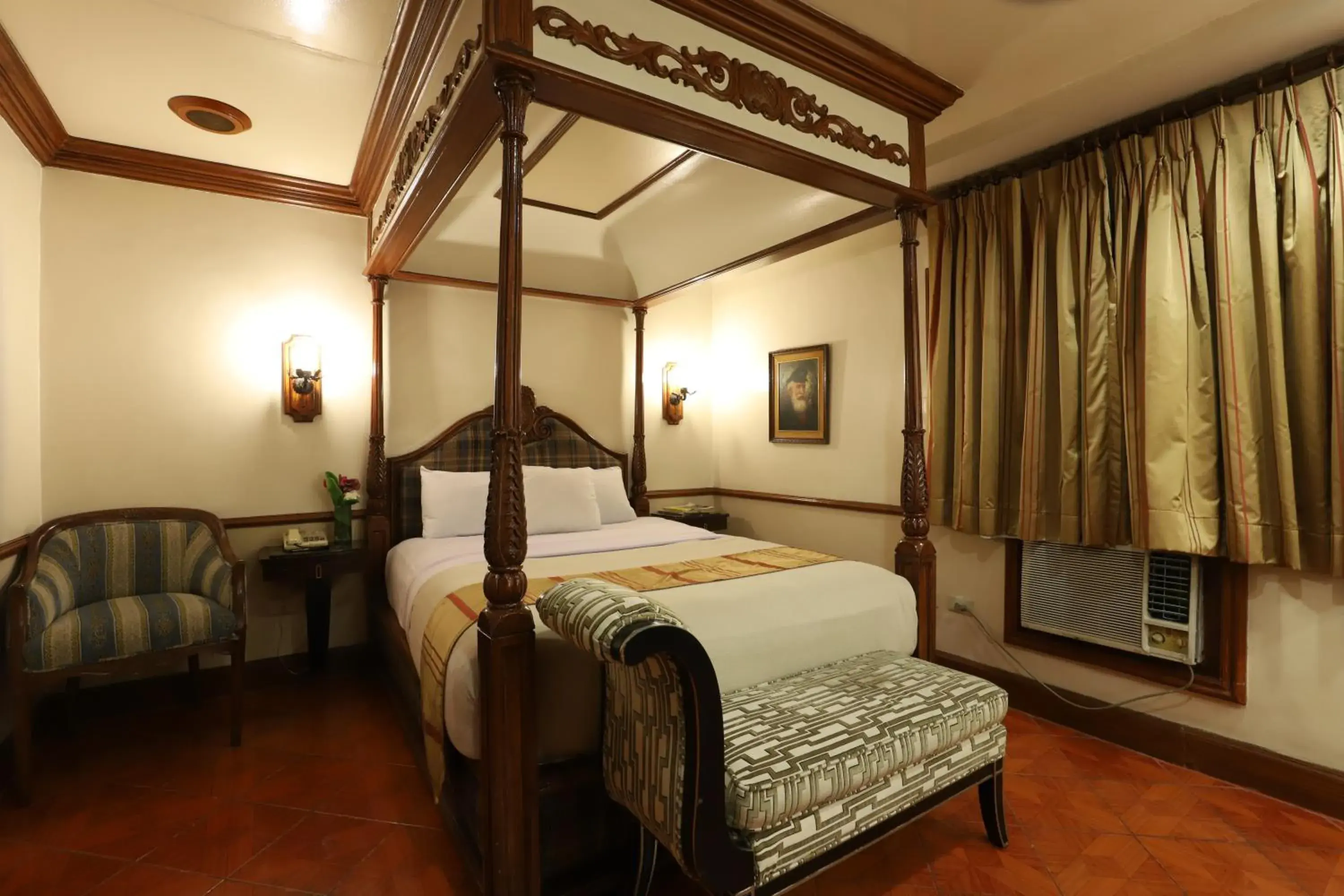 Deluxe Double Room in Camelot Hotel Deluxe Double Room in Camelot Hotel