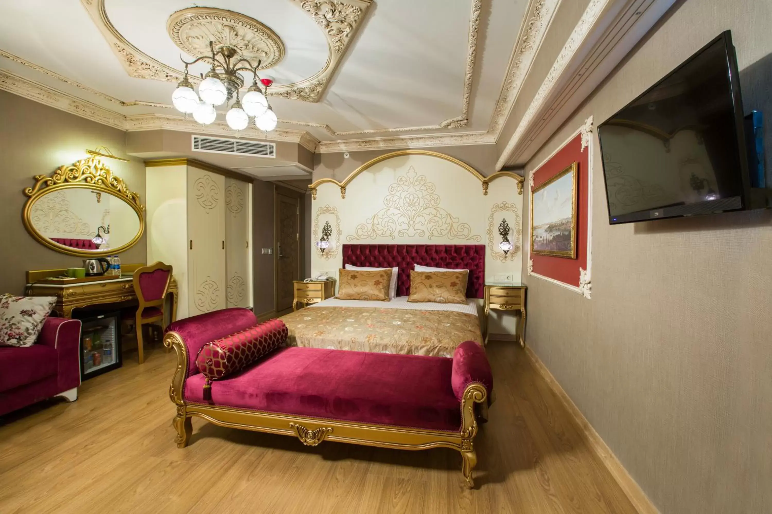 Deluxe Corner Suite in Phosphorion Deluxe Corner Suite in Phosphorion