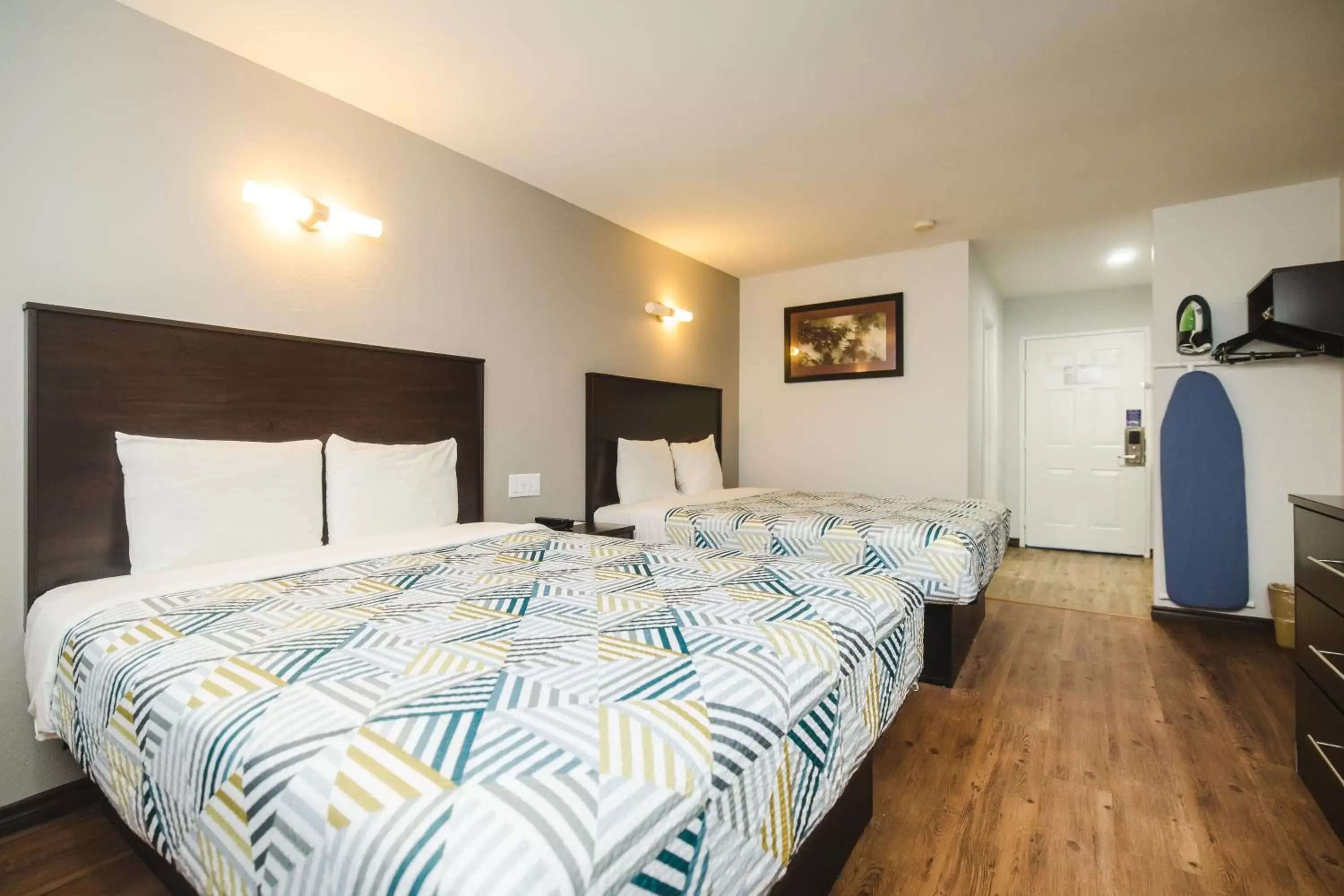 Queen Room with Two Queen Beds - Disability Access - Non-Smoking in Studio 6 Channelview TX Baytown West Queen Room with Two Queen Beds - Disability Access - Non-Smoking in Studio 6 Channelview TX Baytown West