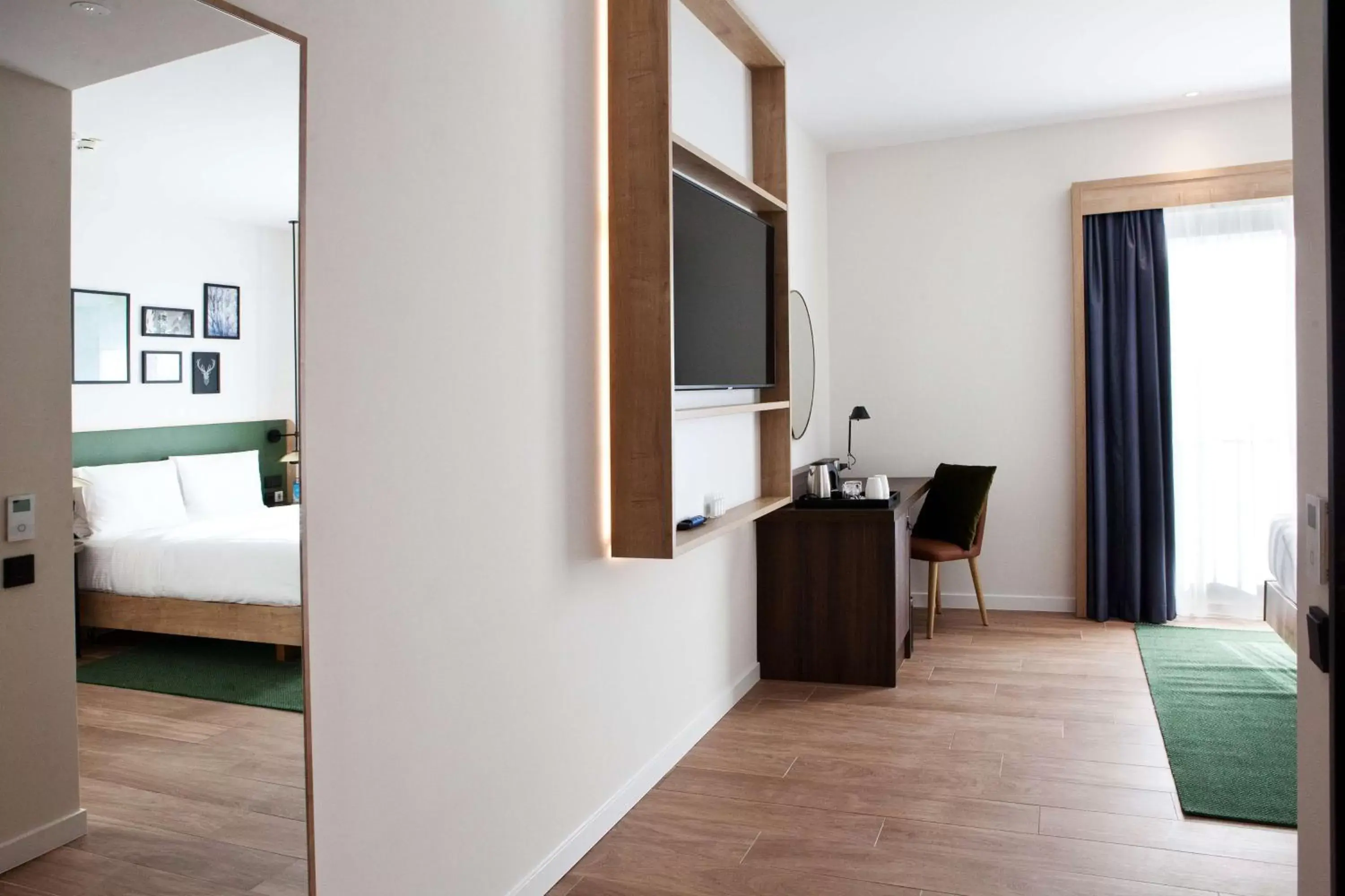 Queen Room - single occupancy - Mobility Access in Hilton Garden Inn Munich Messe Queen Room - single occupancy - Mobility Access in Hilton Garden Inn Munich Messe