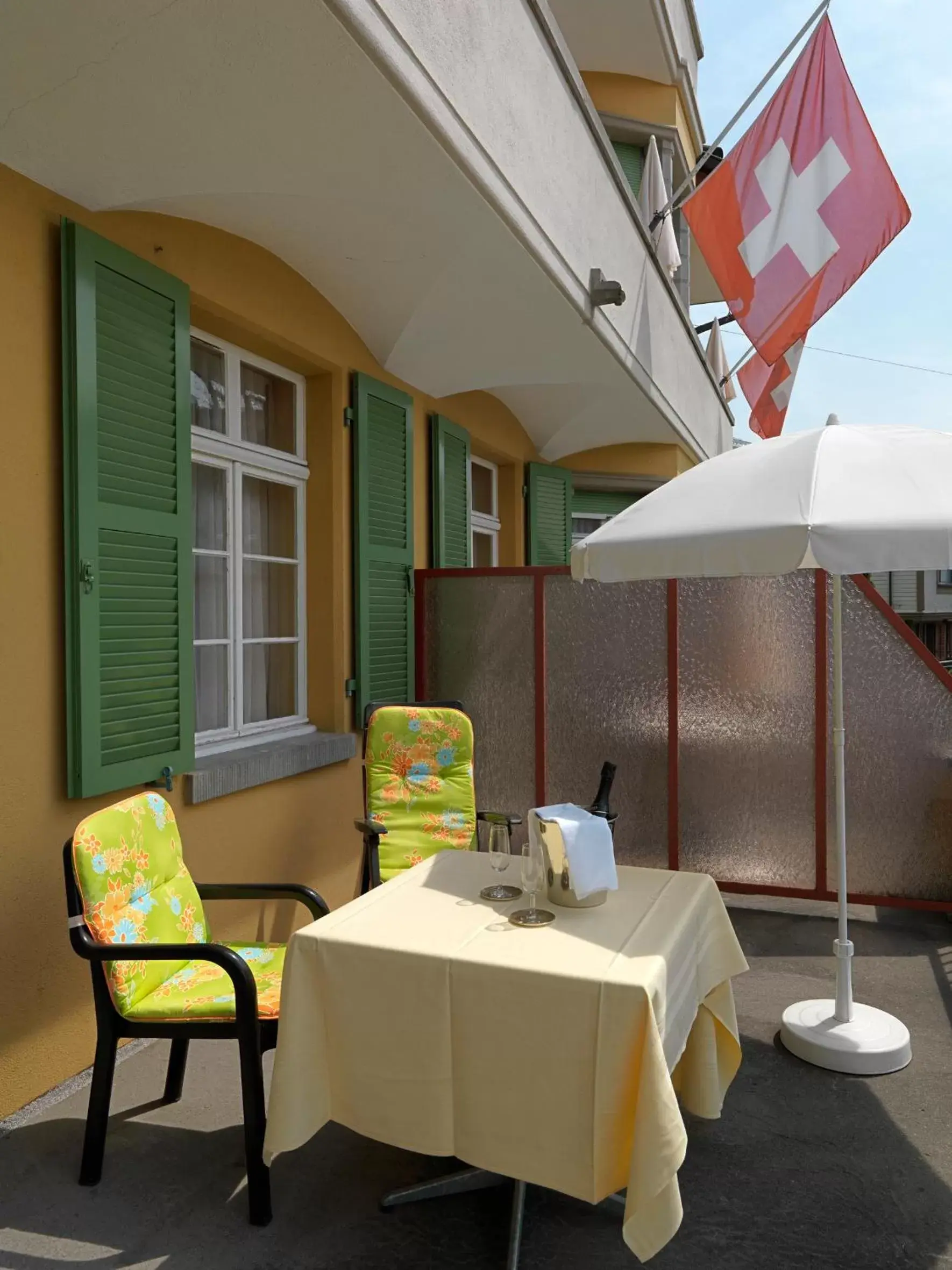 Triple Room with Terrace in Hotel Schweizerhof Triple Room with Terrace in Hotel Schweizerhof