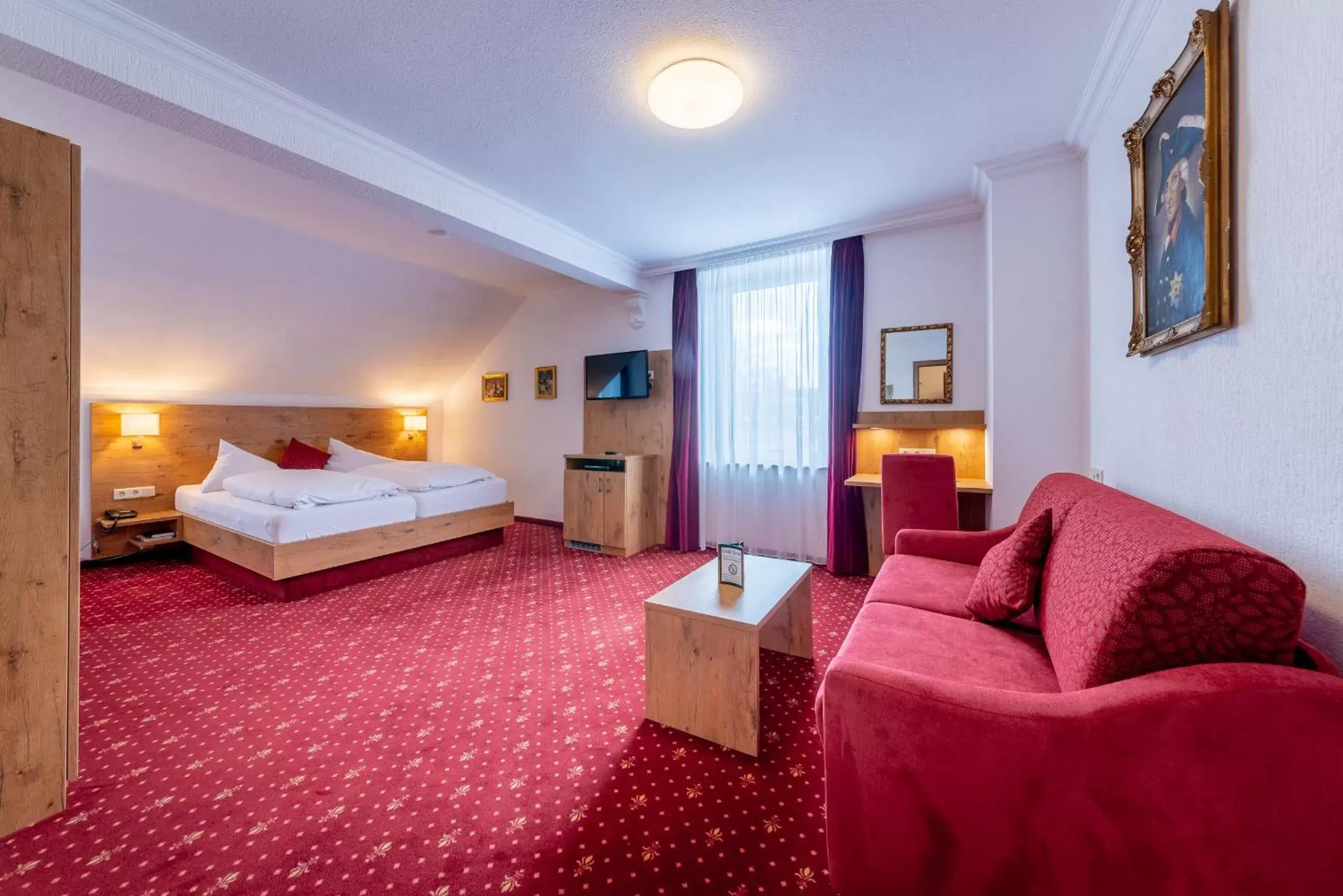 Quadruple Room - single occupancy in Hotel Krone Quadruple Room - single occupancy in Hotel Krone