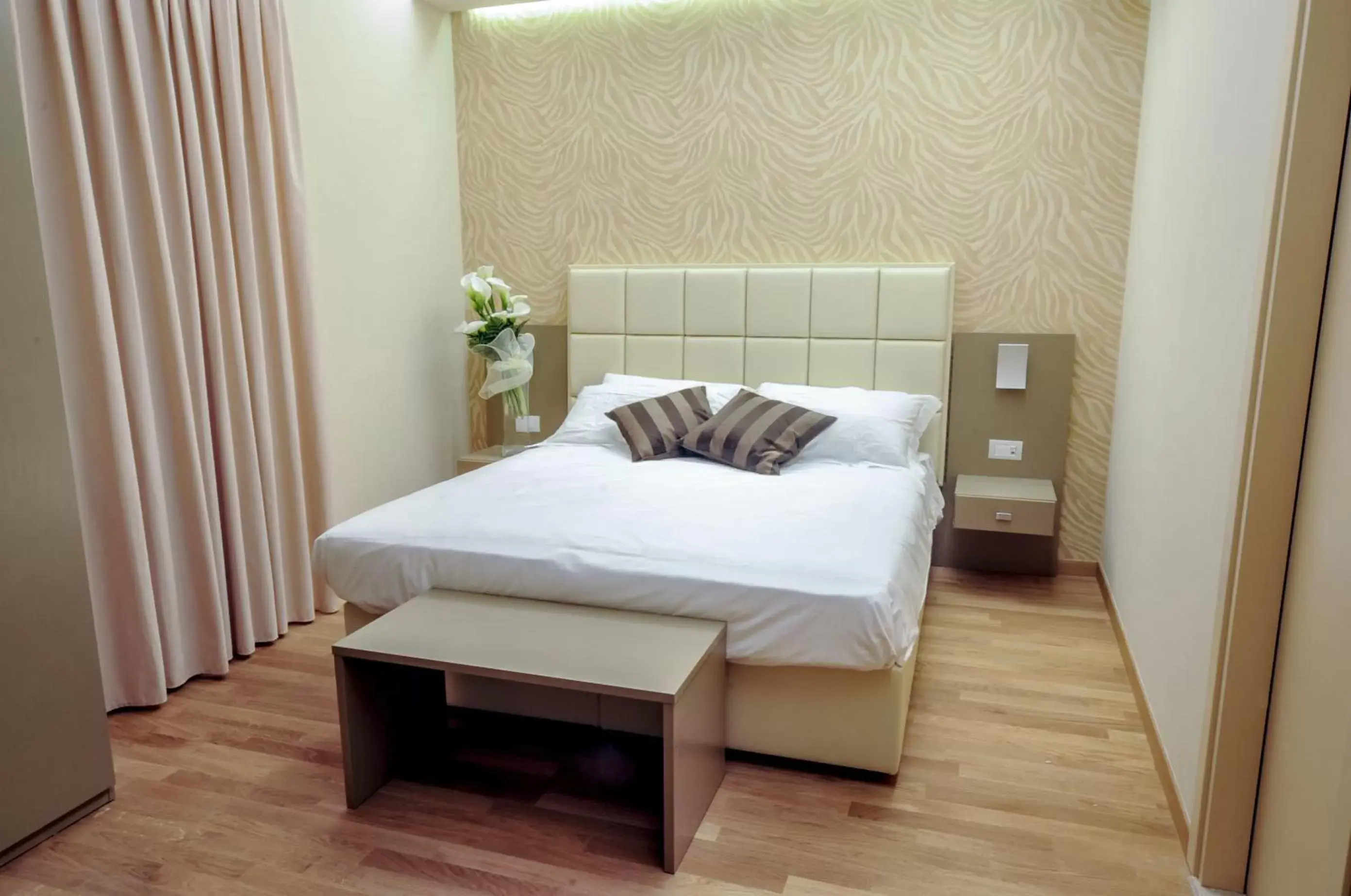 Classic Double Room with Window in Hotel Dori Classic Double Room with Window in Hotel Dori