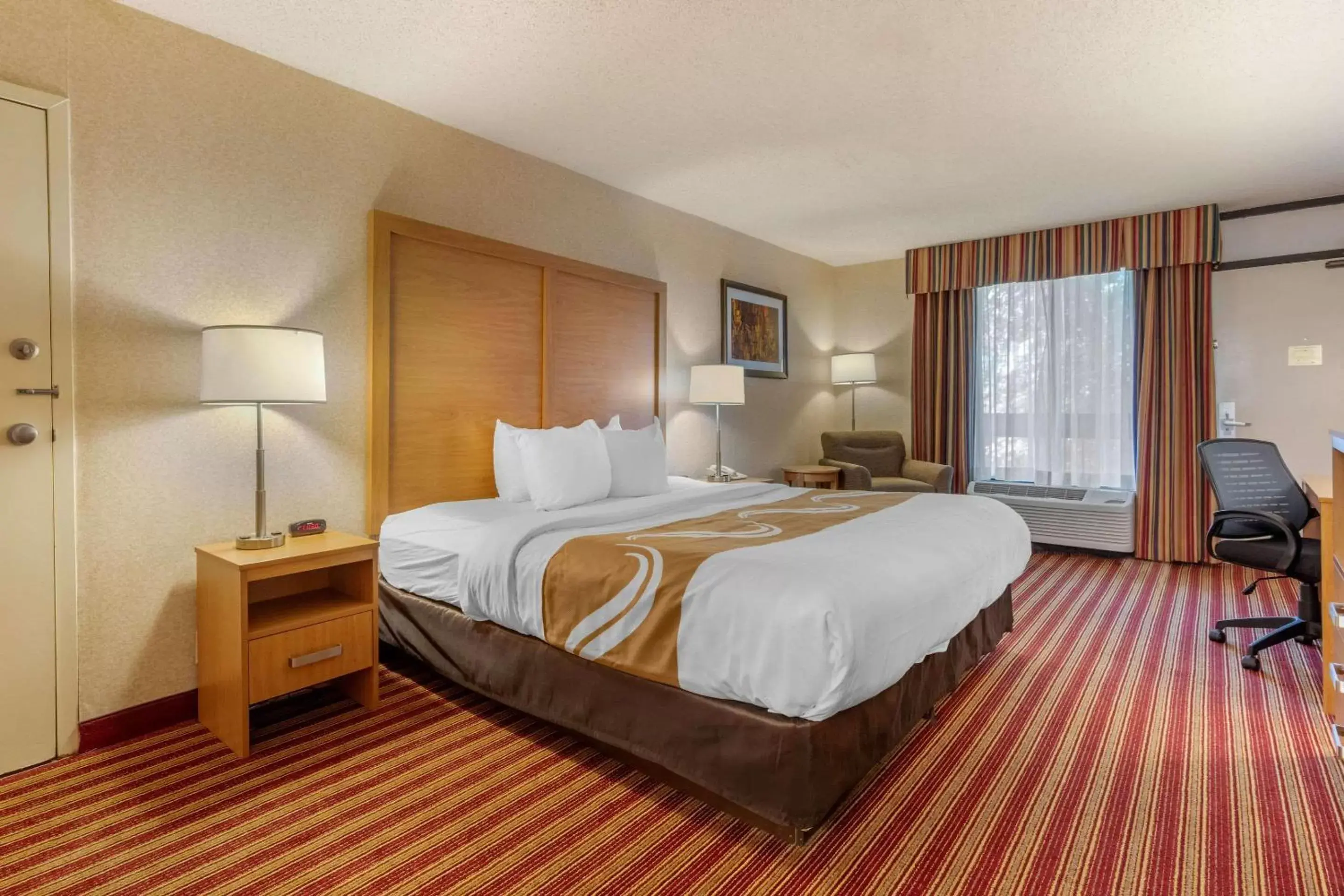 King Room - Smoking in Quality Inn Exit 4 King Room - Smoking in Quality Inn Exit 4