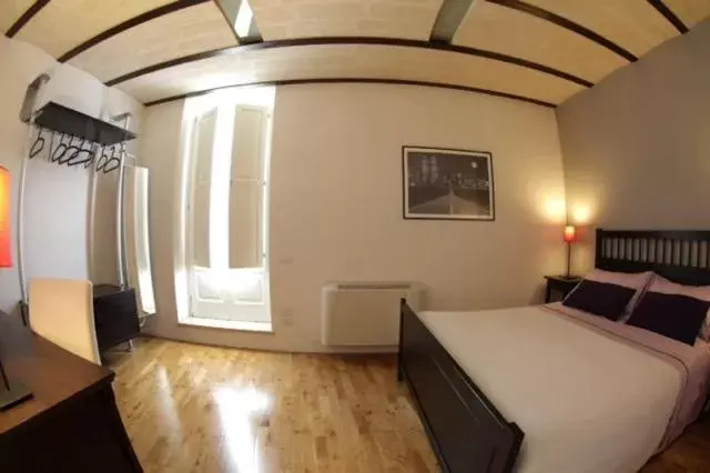 Double Room with Terrace in Le Malve Cave Retreat Double Room with Terrace in Le Malve Cave Retreat