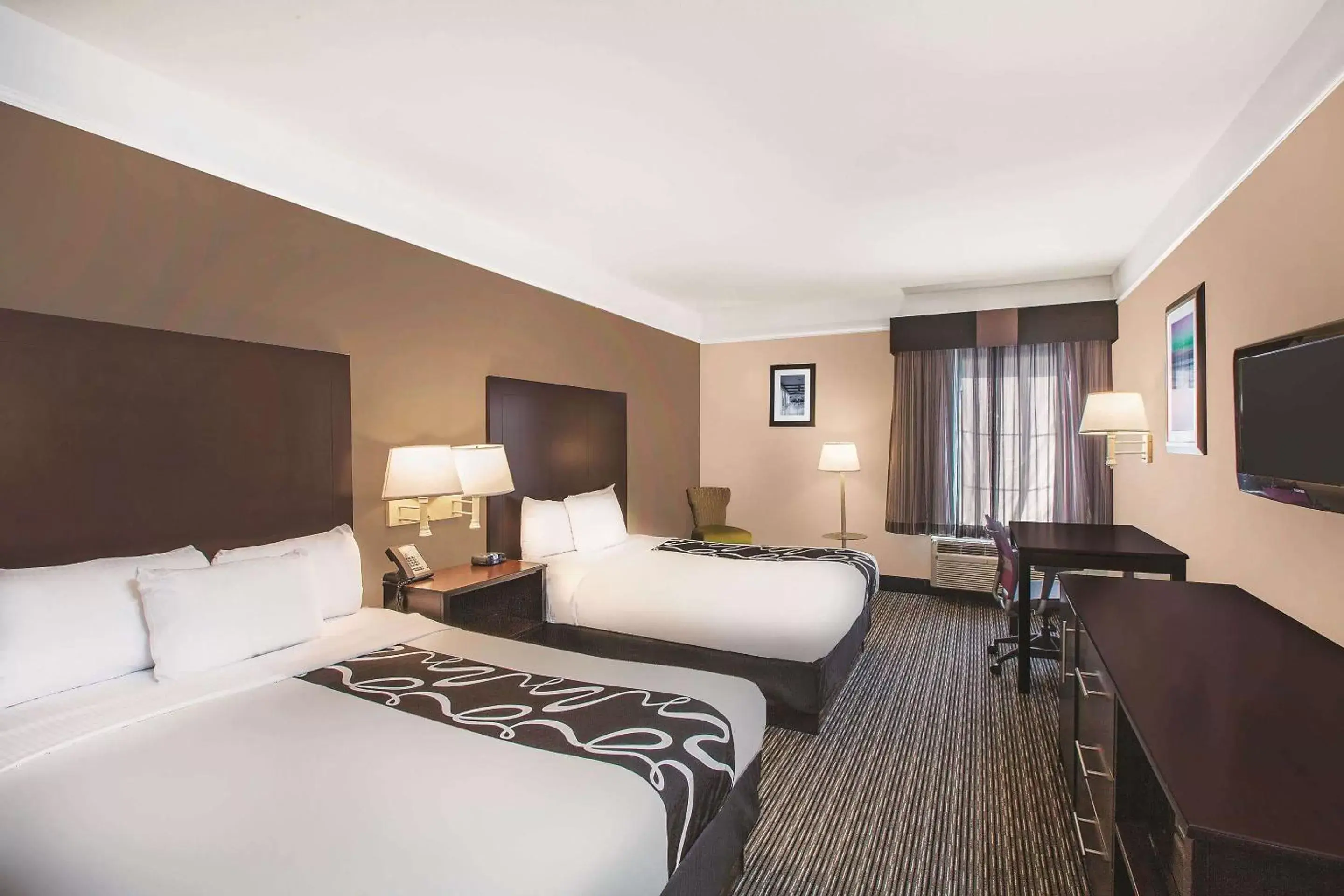 Deluxe Queen Room with Two Queen Beds in La Quinta by Wyndham Beaumont West Deluxe Queen Room with Two Queen Beds in La Quinta by Wyndham Beaumont West