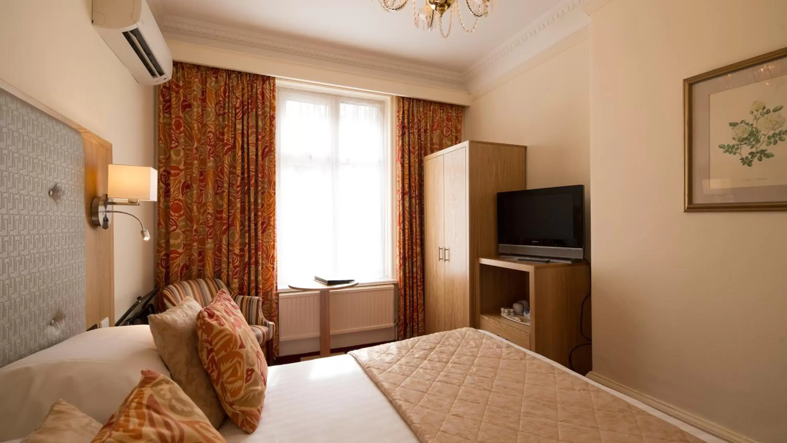 Standard Double Room in Langstone Cliff Hotel Standard Double Room in Langstone Cliff Hotel