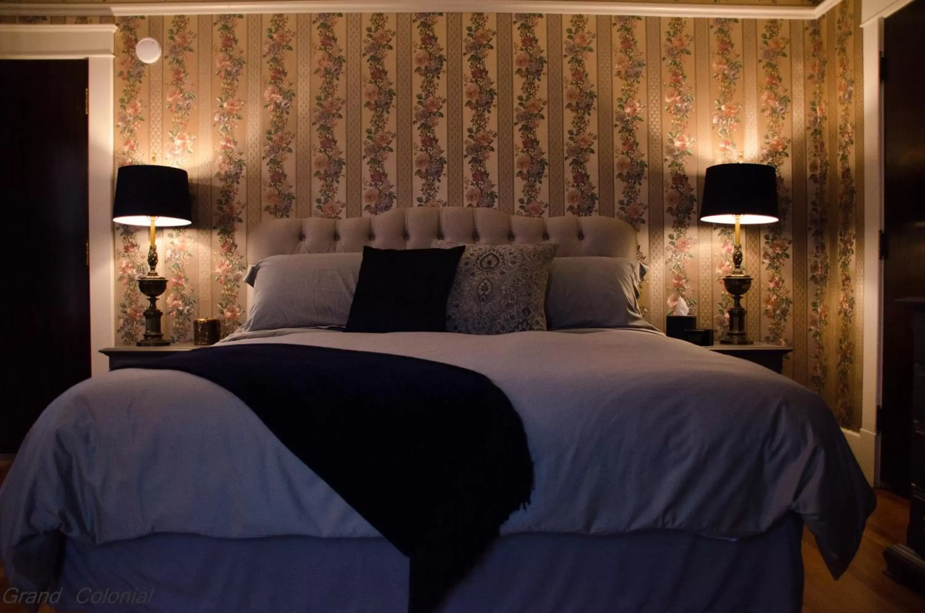 Deluxe Double Room (2 Adults + 1 Child) in Grand Colonial Bed and Breakfast Deluxe Double Room (2 Adults + 1 Child) in Grand Colonial Bed and Breakfast