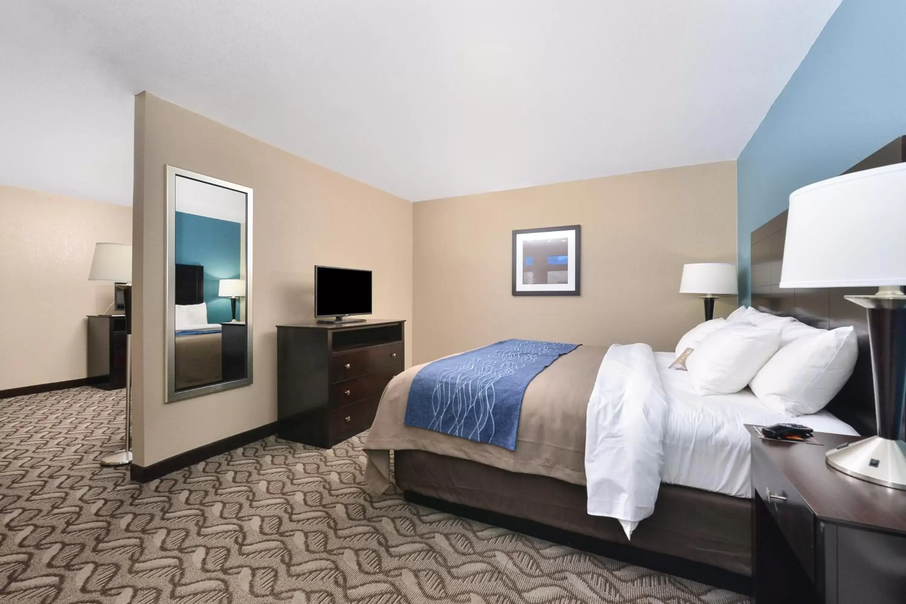 King Suite - Accessible/Non-Smoking in Comfort Inn & Suites Springfield I-55 King Suite - Accessible/Non-Smoking in Comfort Inn & Suites Springfield I-55