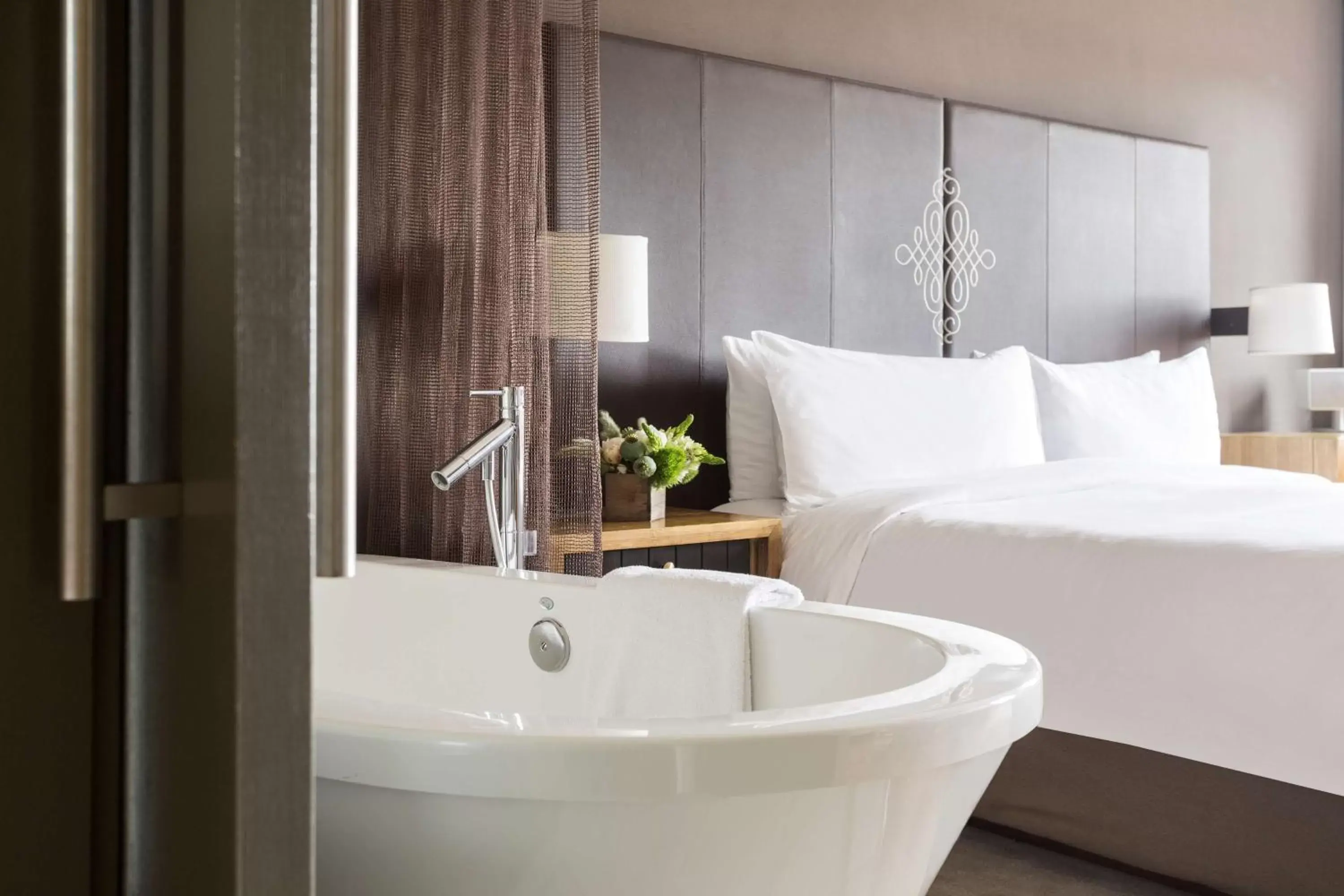 Junior Suite in Andaz Napa, By Hyatt Junior Suite in Andaz Napa, By Hyatt