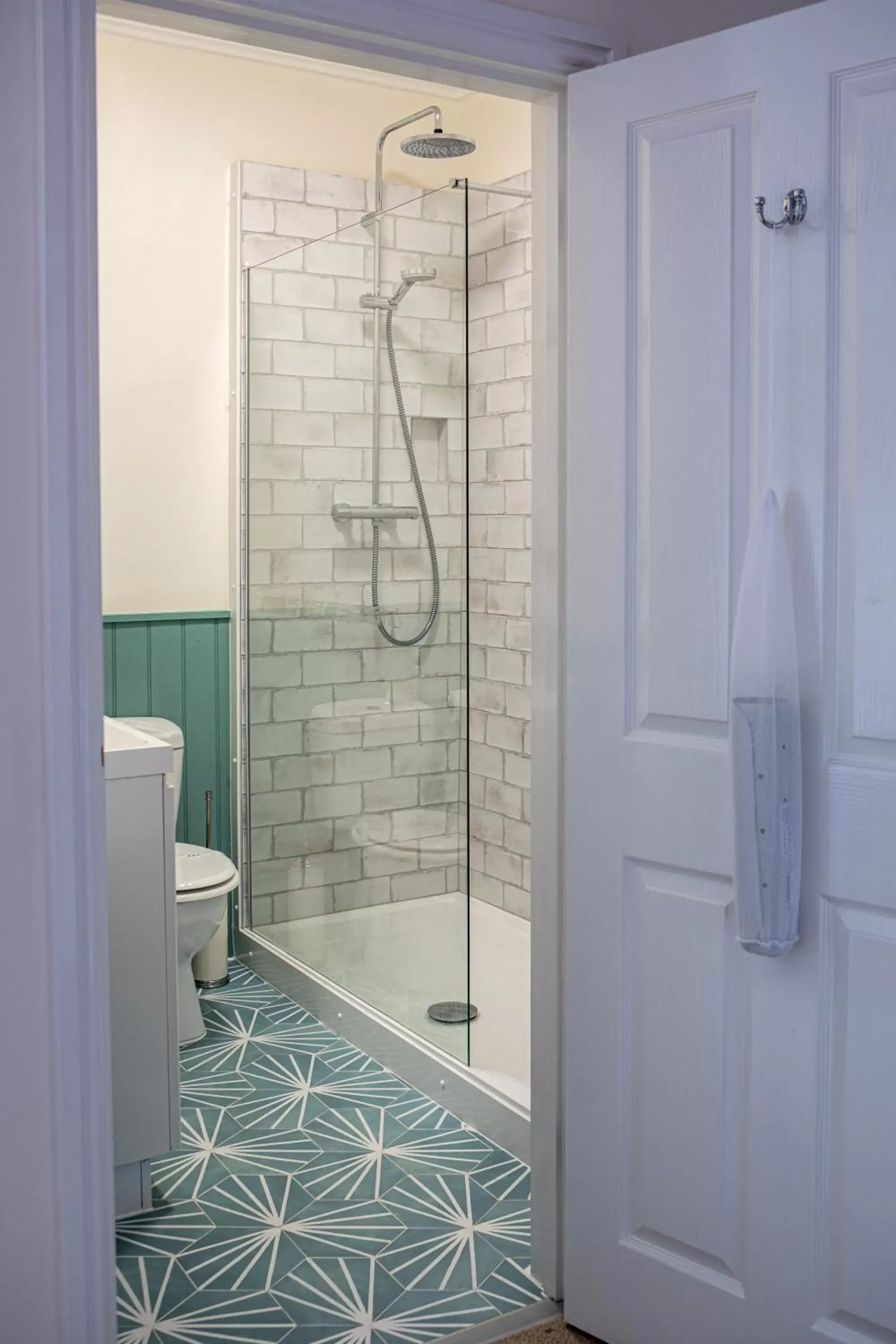 Superior Twin Room in The Three Tuns Superior Twin Room in The Three Tuns