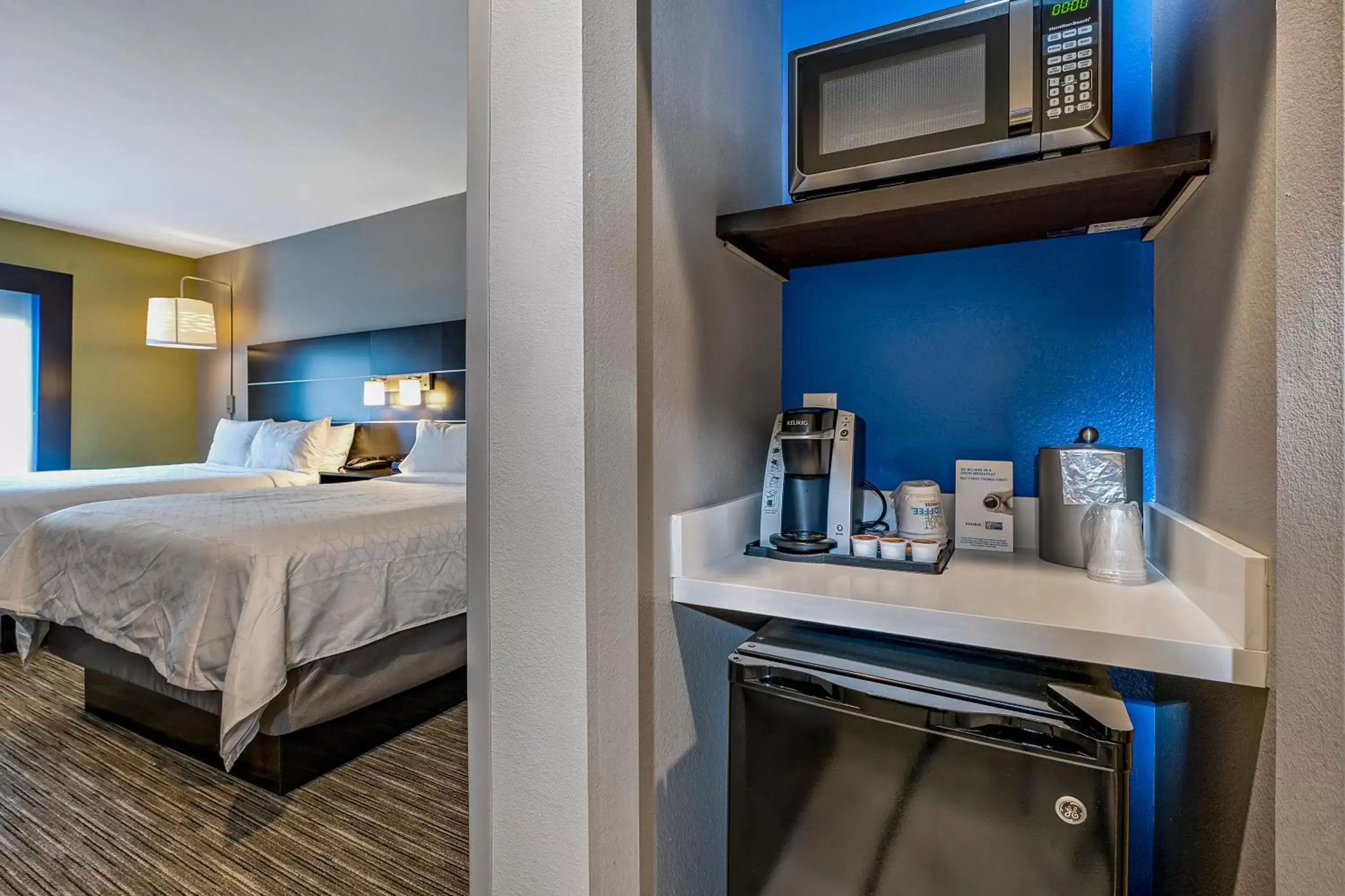 Standard Queen Room with Two Queen Beds in Holiday Inn Express Hotel & Suites Kilgore North by IHG Standard Queen Room with Two Queen Beds in Holiday Inn Express Hotel & Suites Kilgore North by IHG