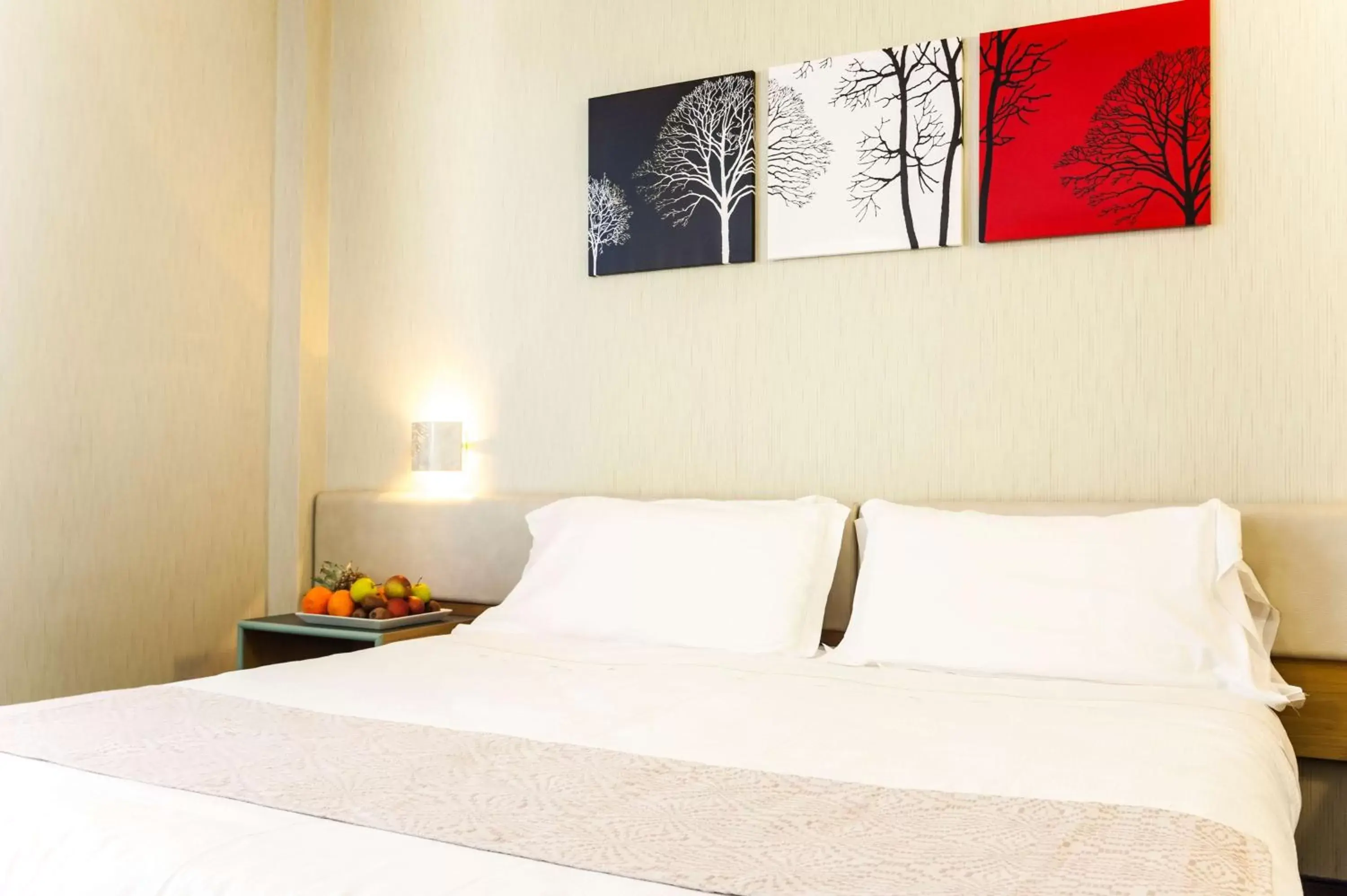 Triple Room with 1 Queen and 1 Single Bed in Best Western Hotel Residence Italia Triple Room with 1 Queen and 1 Single Bed in Best Western Hotel Residence Italia