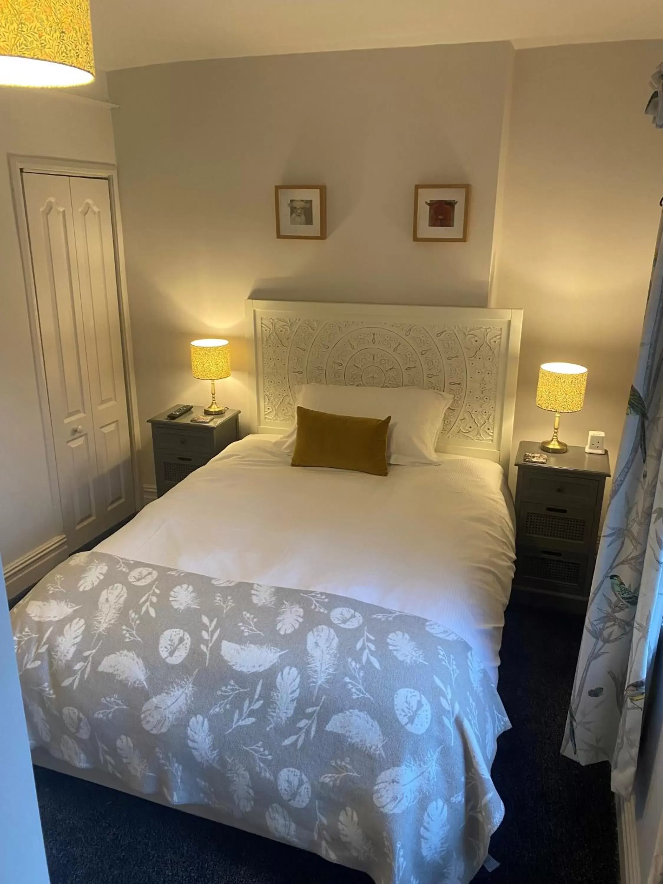 Small Double Room in Talbot House Bed & Breakfast and Tearoom Small Double Room in Talbot House Bed & Breakfast and Tearoom