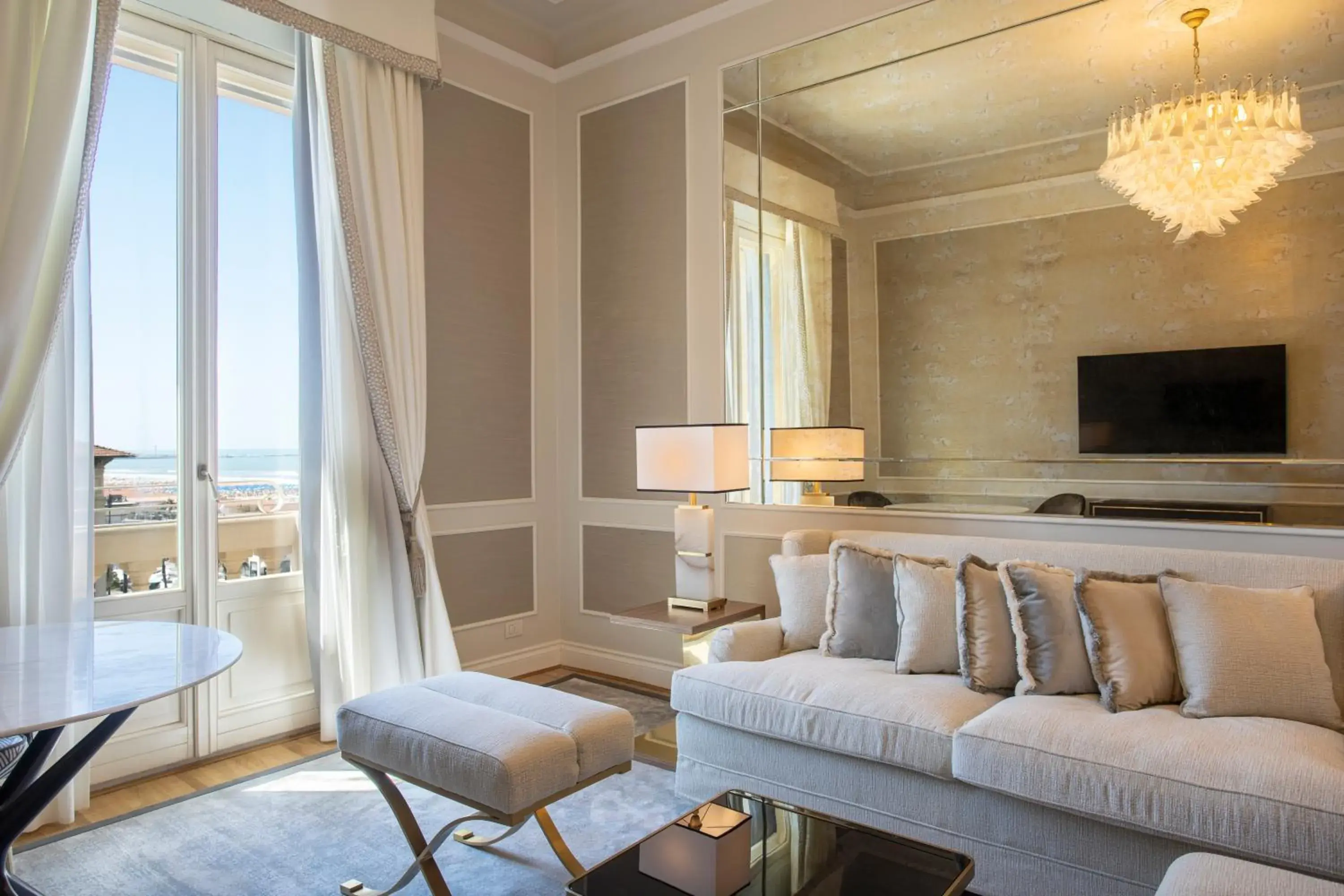 One-Bedroom Suite with Partial Sea View in Grand Hotel Principe Di Piemonte One-Bedroom Suite with Partial Sea View in Grand Hotel Principe Di Piemonte