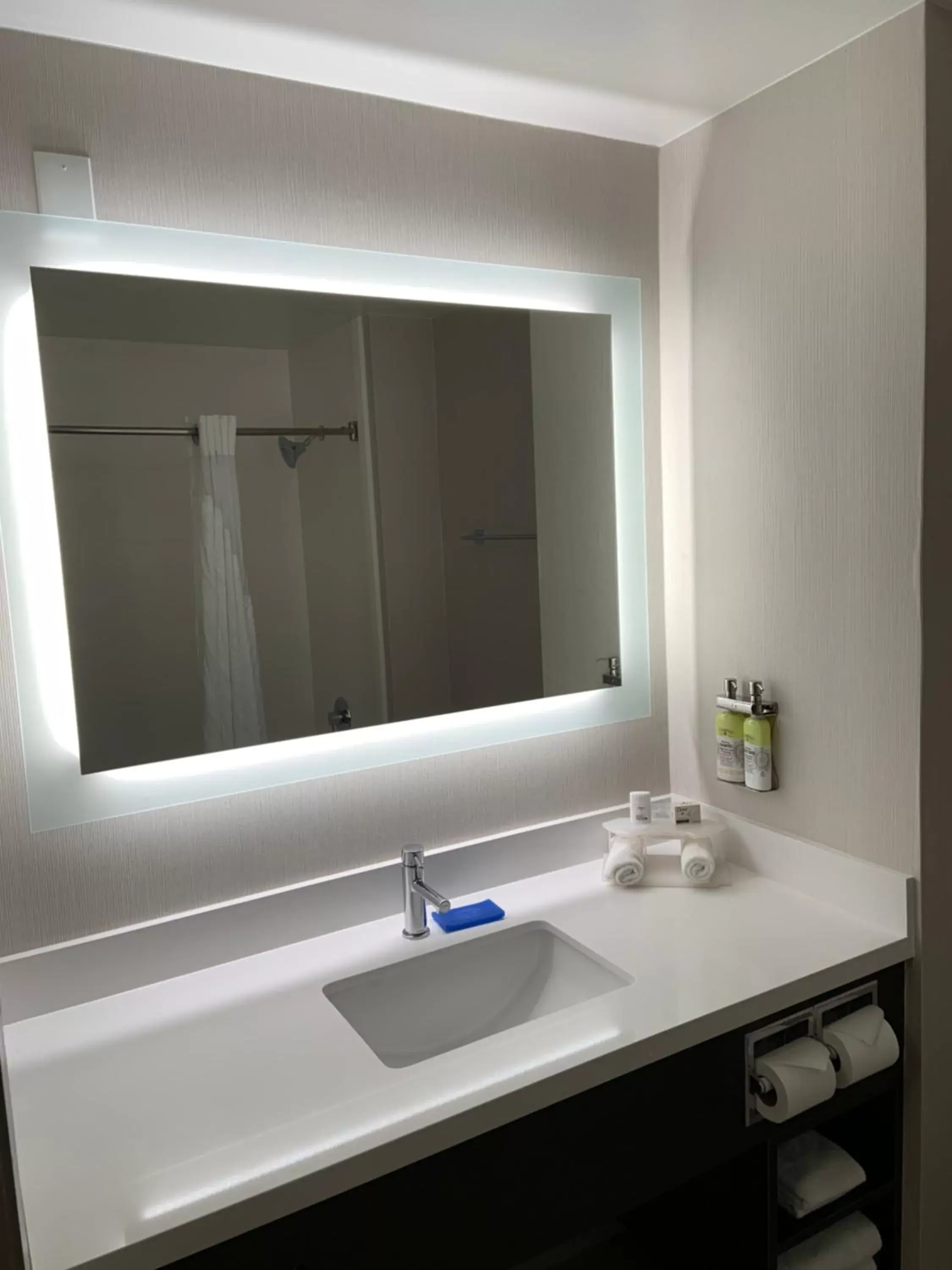 King Suite with Sofa Bed - Non-Smoking in Holiday Inn Express Hotel & Suites Hermosa Beach, an IHG Hotel King Suite with Sofa Bed - Non-Smoking in Holiday Inn Express Hotel & Suites Hermosa Beach, an IHG Hotel