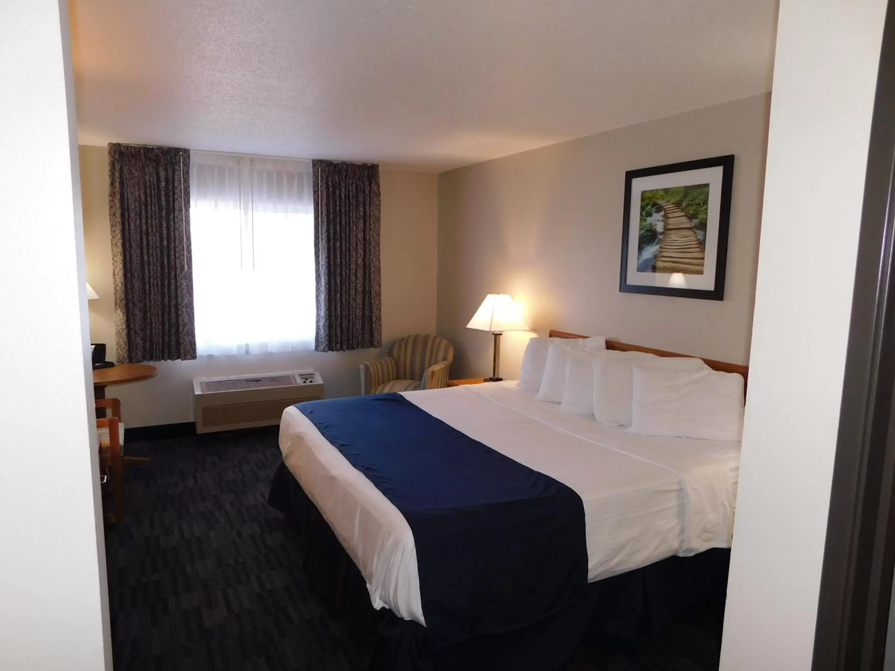 Standard King Room in Northwoods Best Inn - Chetek Standard King Room in Northwoods Best Inn - Chetek