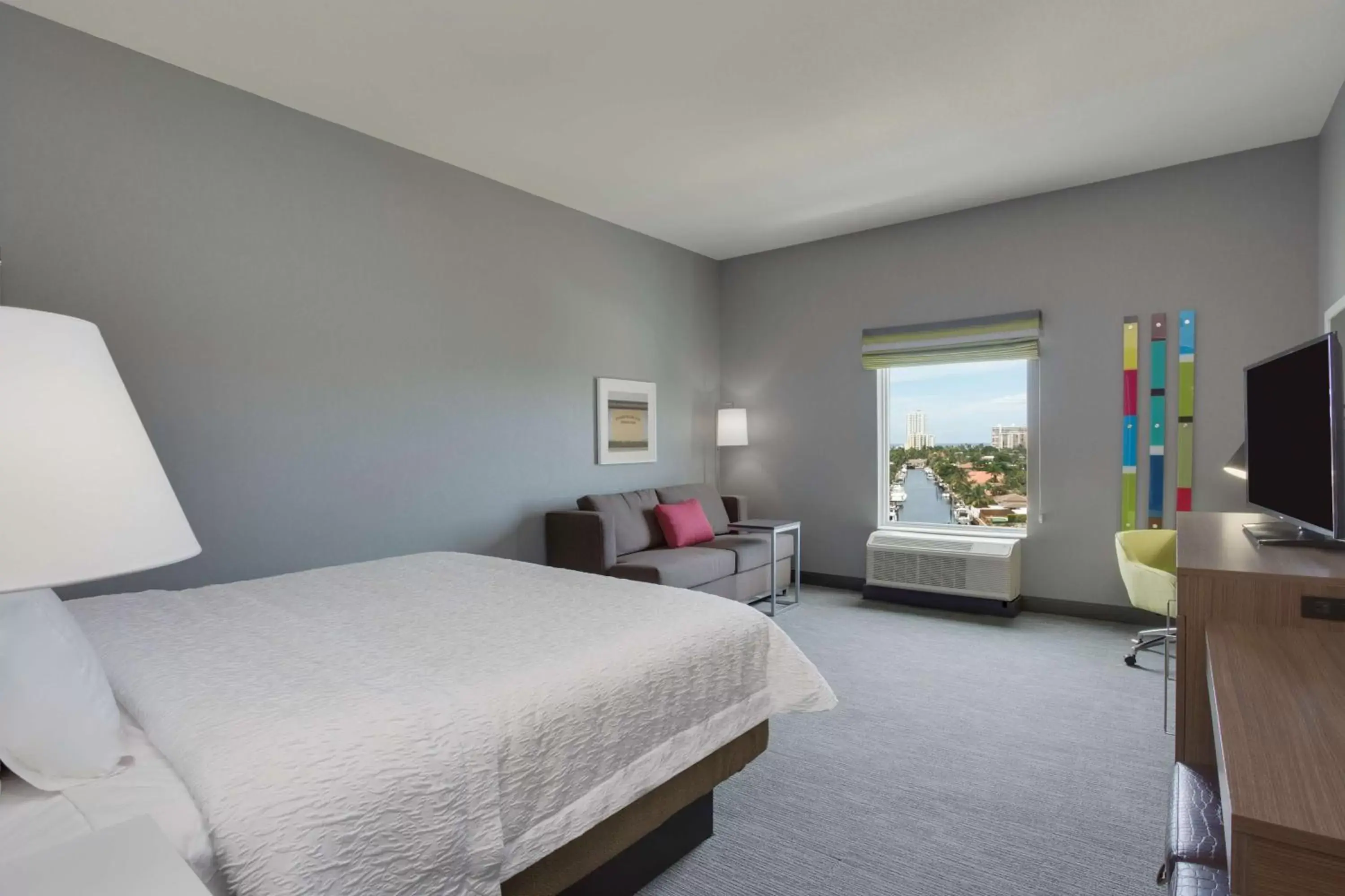 King Room with Sofa Bed - Non-Smoking in Hampton Inn Fort Lauderdale Pompano Beach King Room with Sofa Bed - Non-Smoking in Hampton Inn Fort Lauderdale Pompano Beach