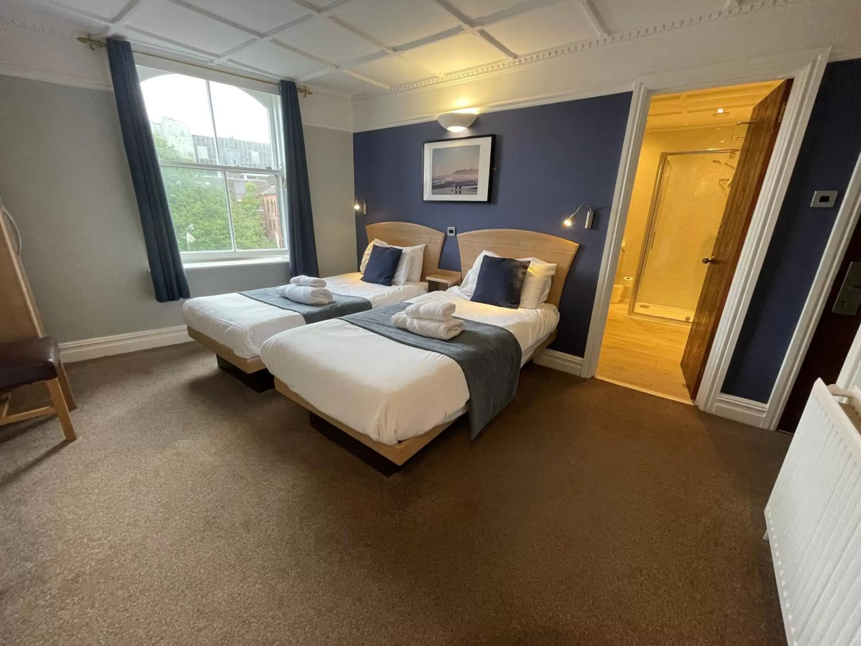 Twin Room in The George Hotel Twin Room in The George Hotel