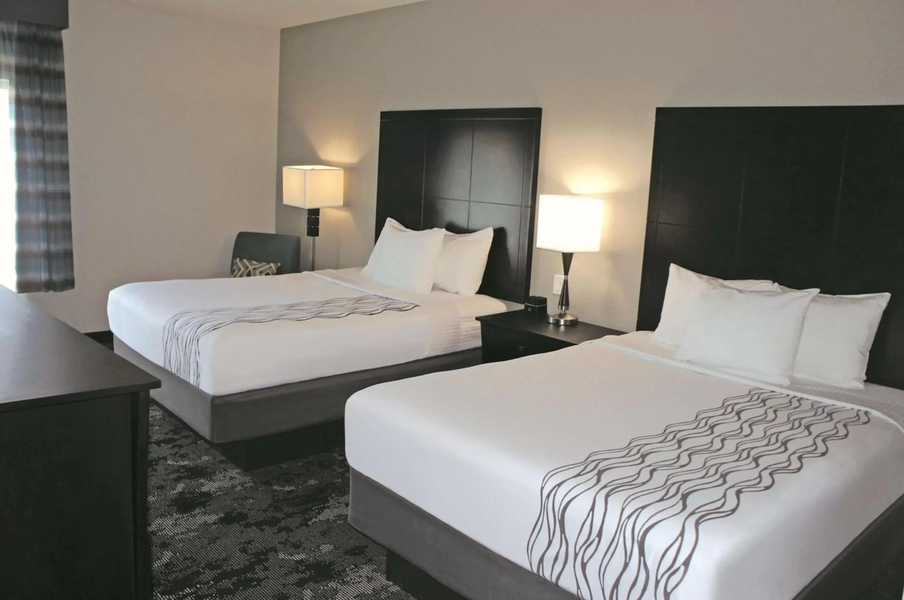 Deluxe Queen Room with Two Queen Beds in La Quinta by Wyndham Columbus - Edinburgh Deluxe Queen Room with Two Queen Beds in La Quinta by Wyndham Columbus - Edinburgh