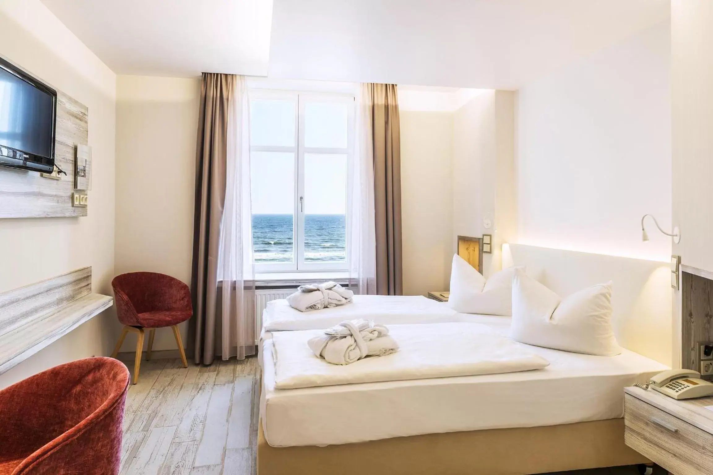 Double Room with Sea View - single occupancy in SEETELHOTEL Strandhotel Atlantic das Boutiquehotel am Meer Double Room with Sea View - single occupancy in SEETELHOTEL Strandhotel Atlantic das Boutiquehotel am Meer