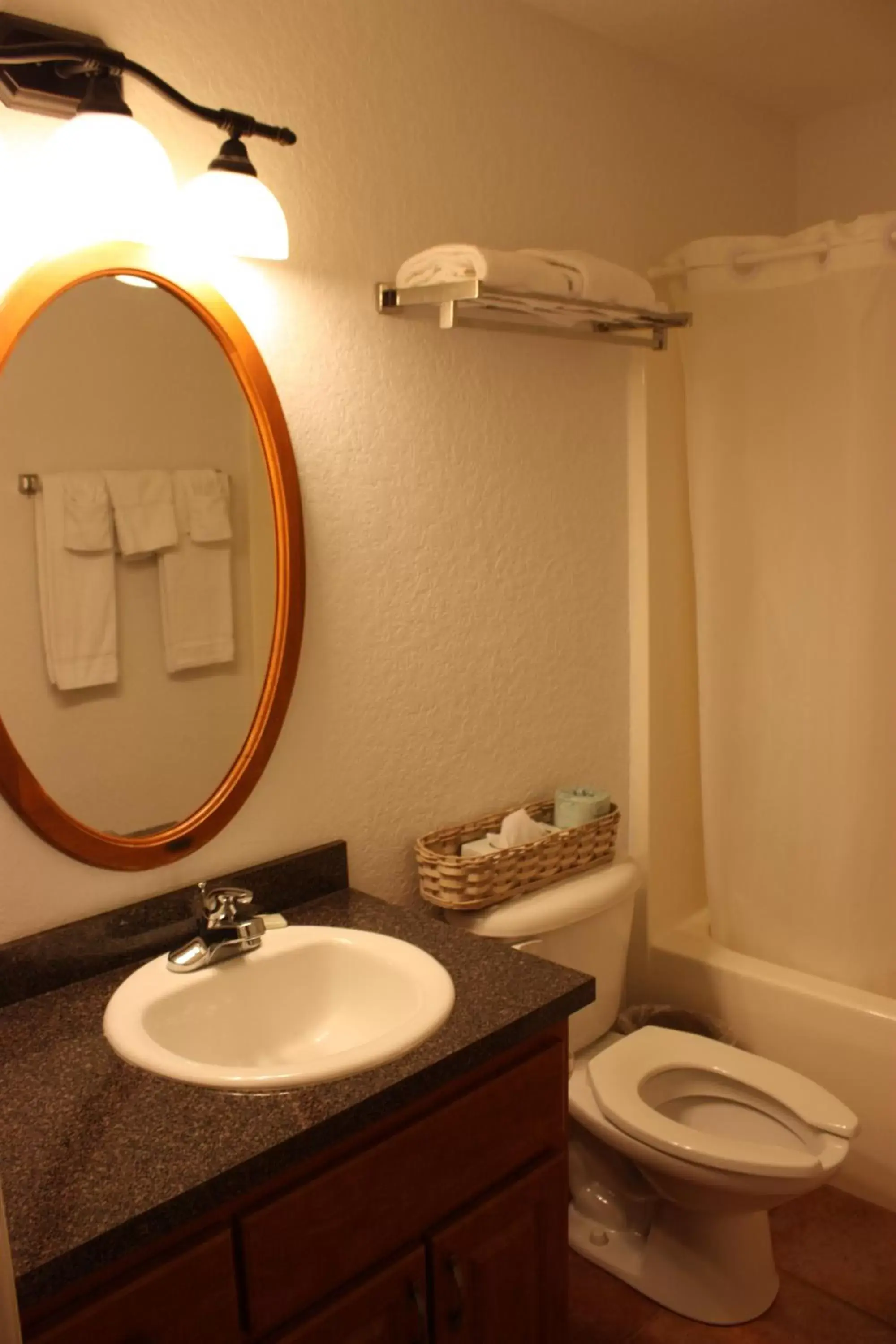 Standard Room with Two Double Beds in Lake Roy Beach Inn - Winter Haven Standard Room with Two Double Beds in Lake Roy Beach Inn - Winter Haven