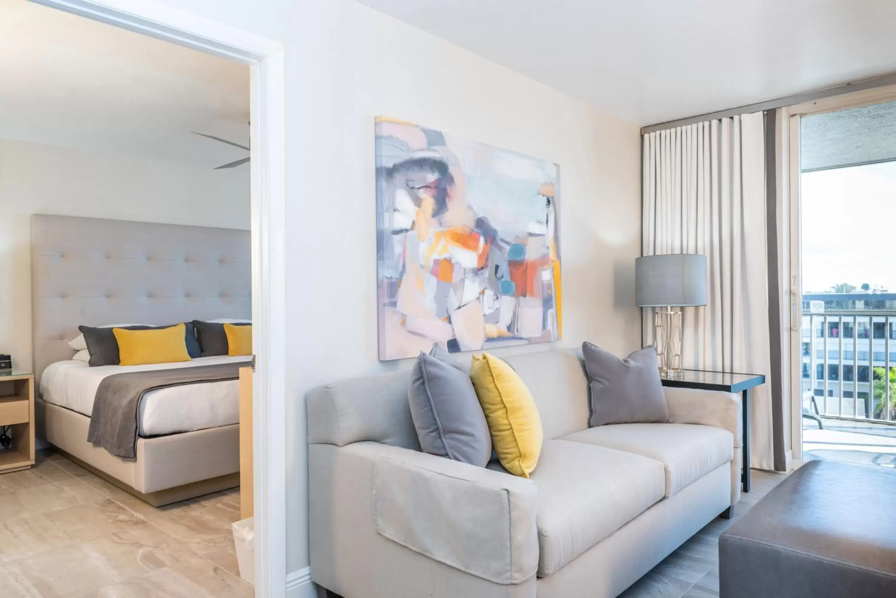 Beachfront View One Bedroom Deluxe Suite in Diamond Head Beach Resort Beachfront View One Bedroom Deluxe Suite in Diamond Head Beach Resort