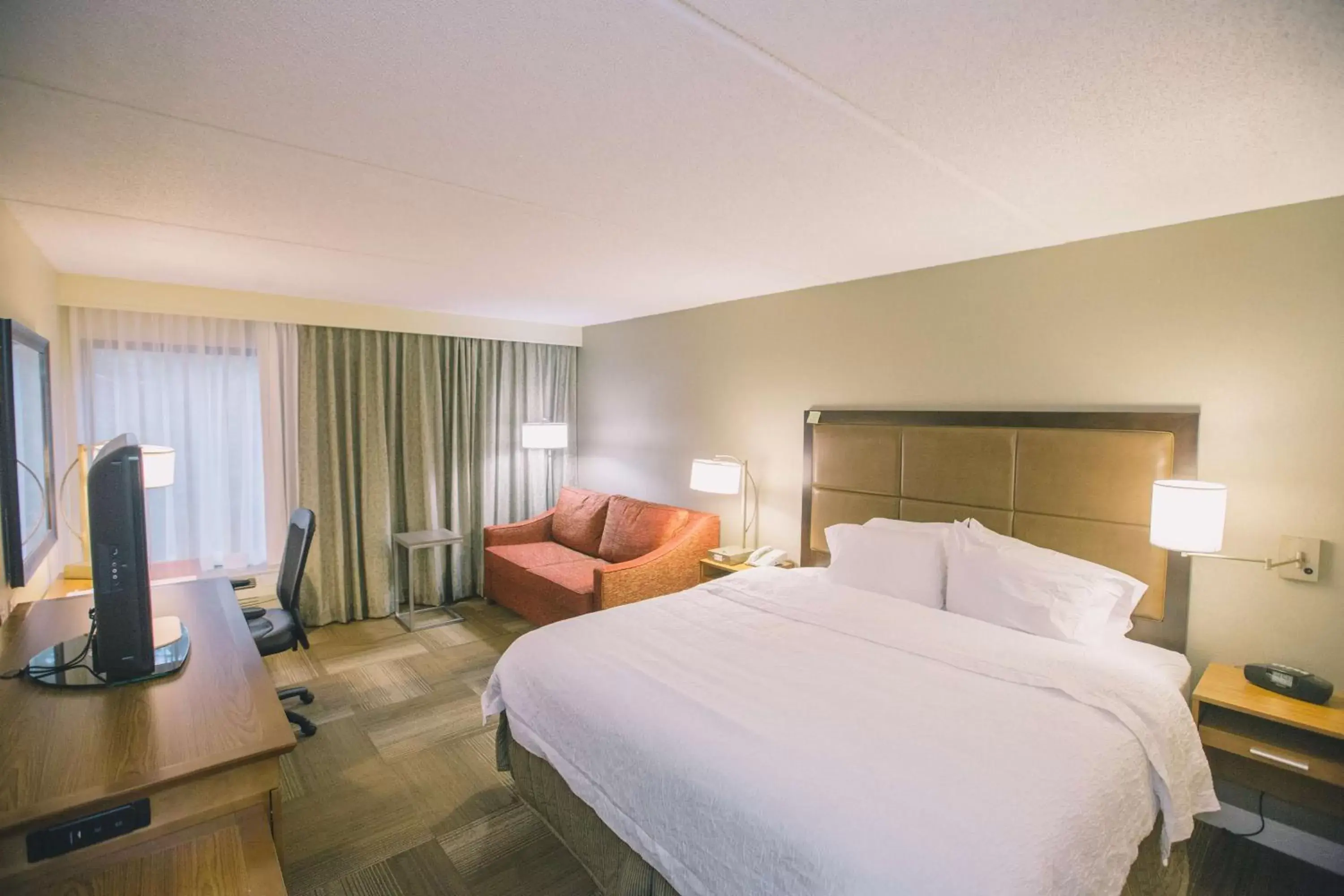 King Room - Hearing Accessbile/Non-Smoking in Hampton Inn Tallahassee-Central King Room - Hearing Accessbile/Non-Smoking in Hampton Inn Tallahassee-Central