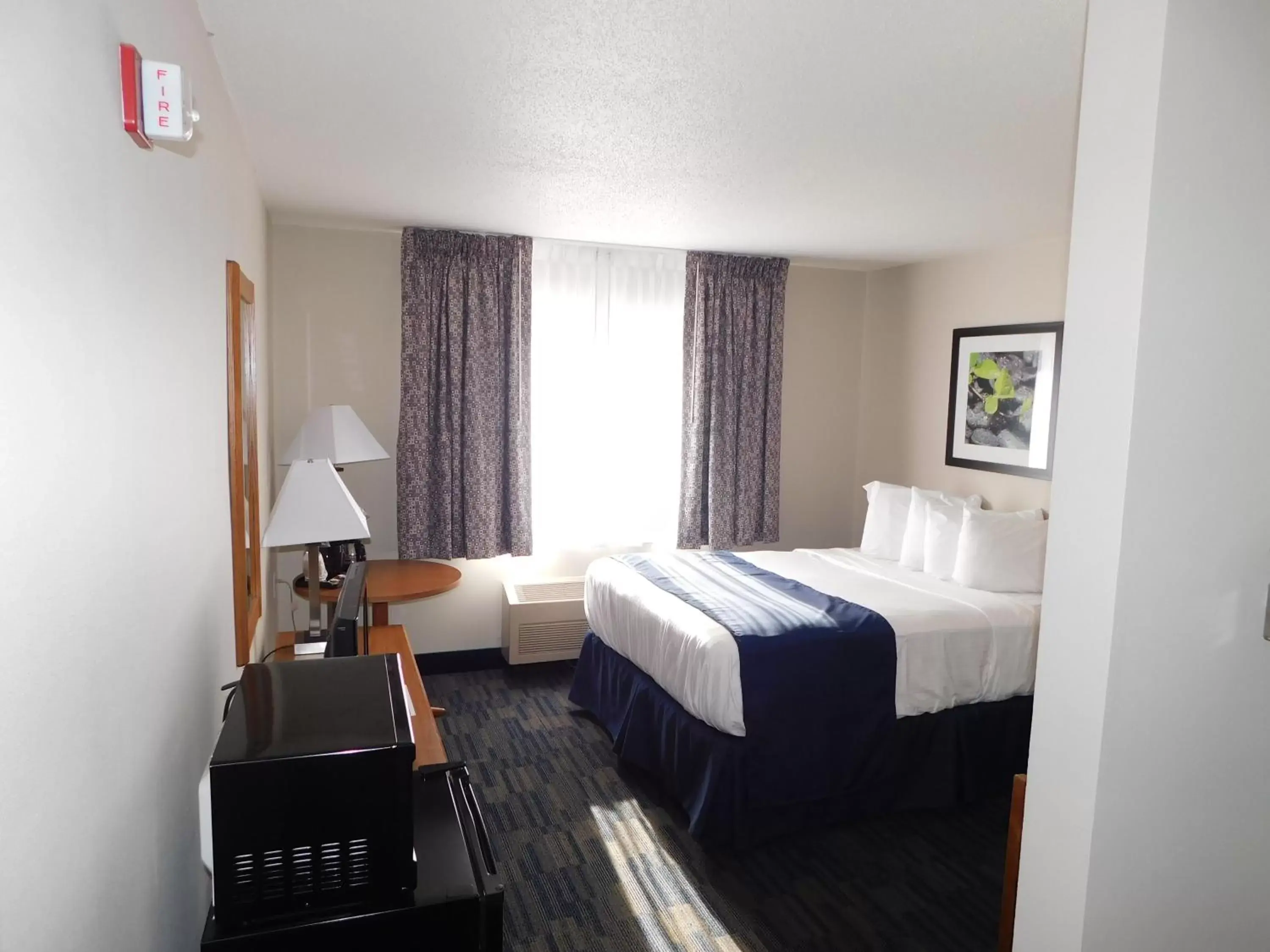 Queen Room - Disability Access in Northwoods Best Inn - Chetek Queen Room - Disability Access in Northwoods Best Inn - Chetek