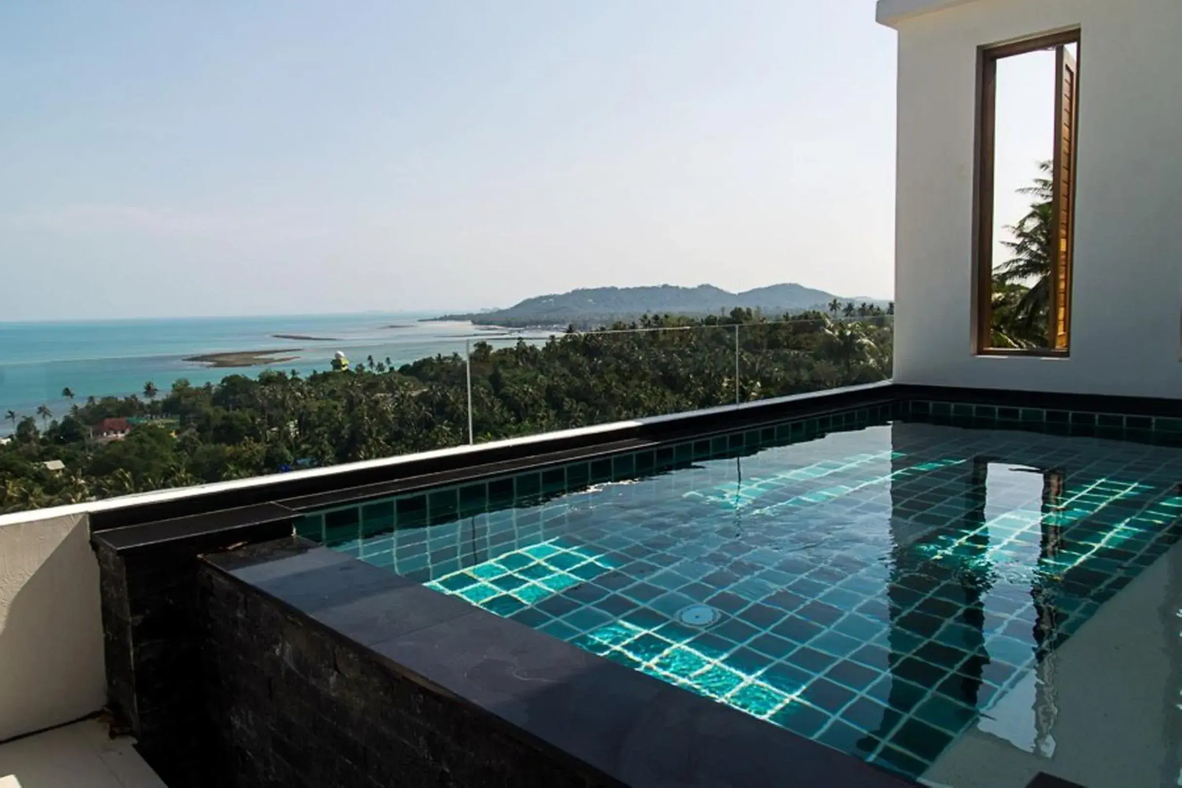 Penthouse Apartment in Tropical Sea View Residence Penthouse Apartment in Tropical Sea View Residence