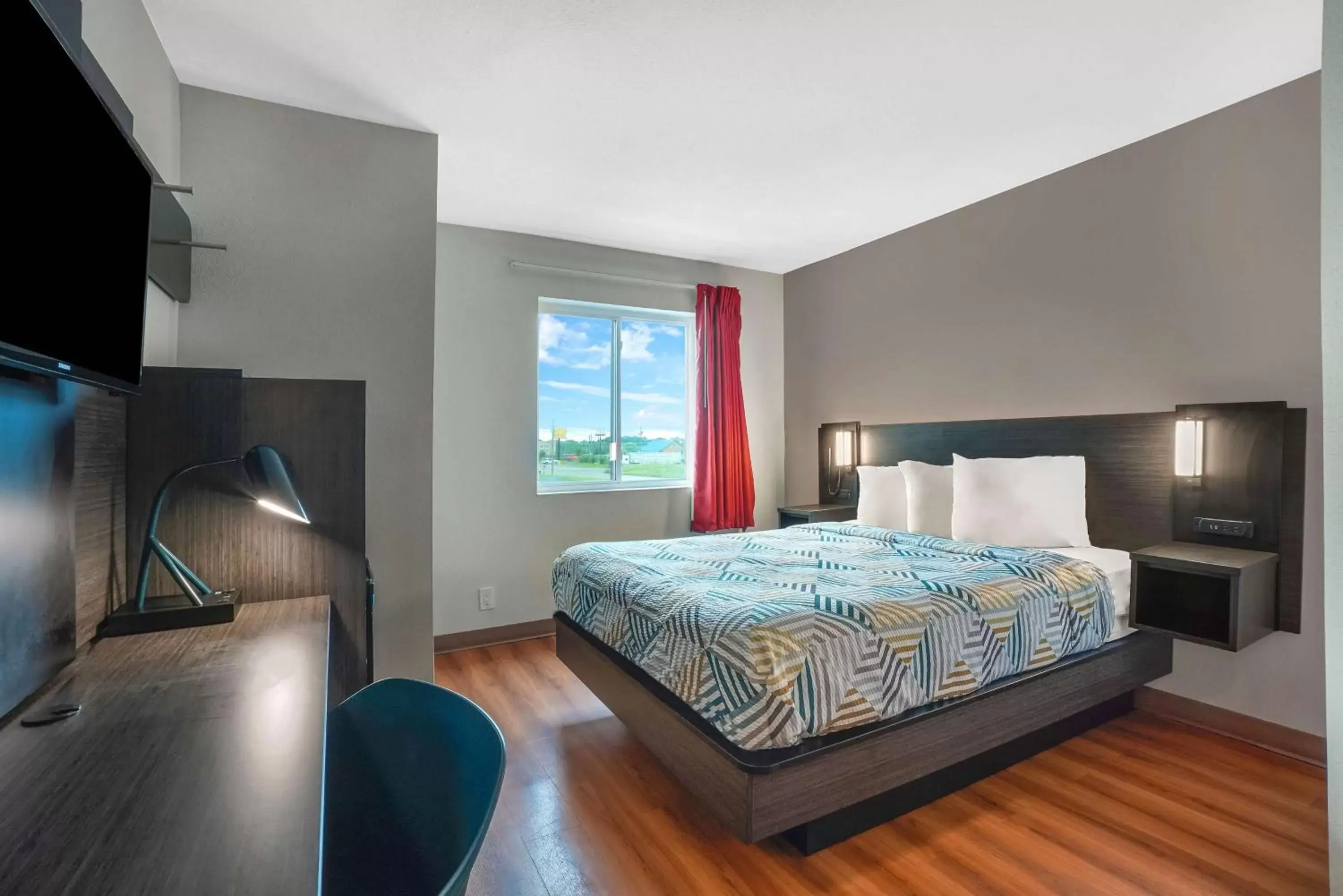 Deluxe Queen Room - Non-Smoking in Motel 6-Montgomery, AL - Airport Deluxe Queen Room - Non-Smoking in Motel 6-Montgomery, AL - Airport