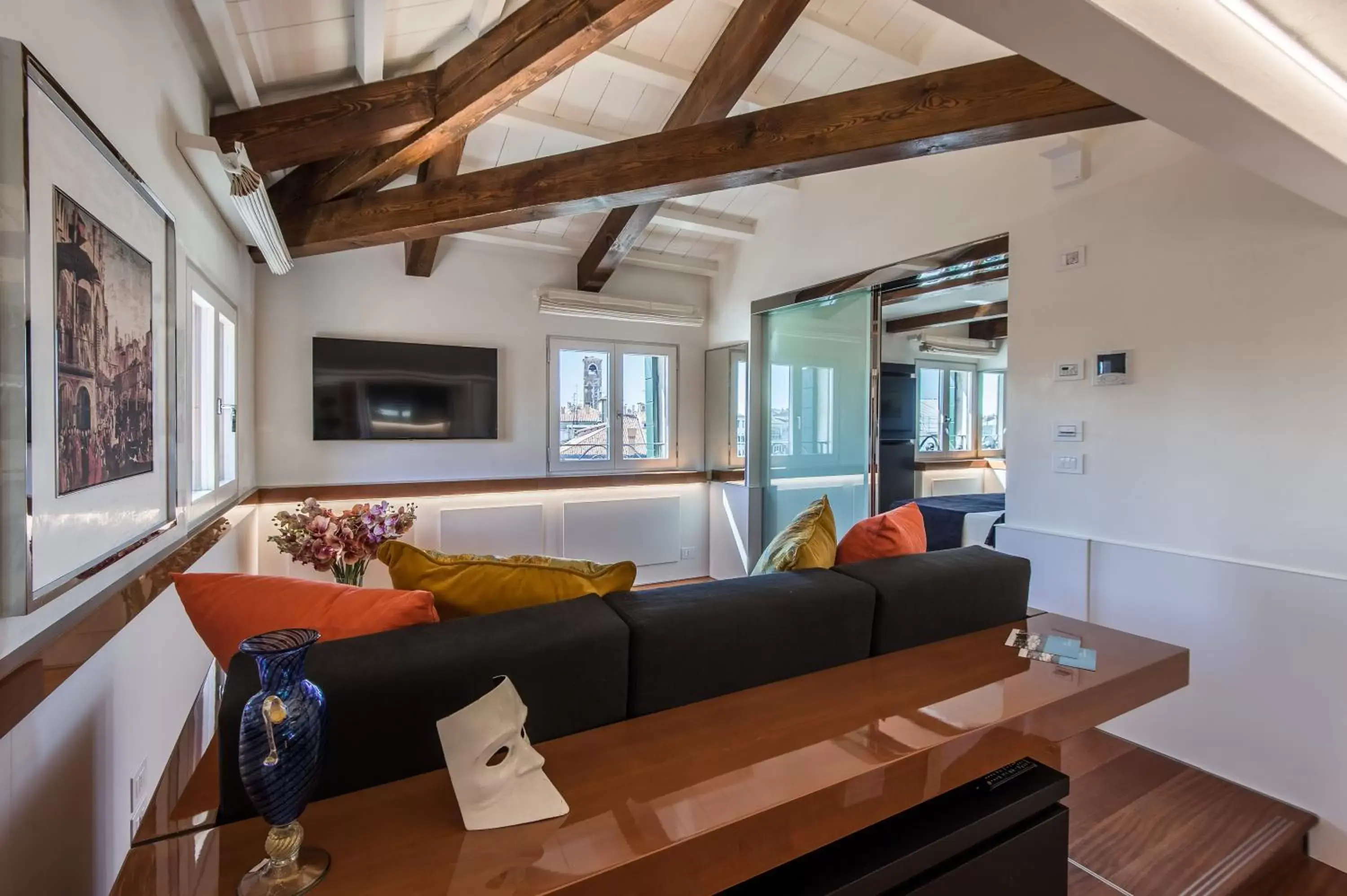 Deluxe One-Bedroom Apartment with View - no smoking in Hotel Rialto Deluxe One-Bedroom Apartment with View - no smoking in Hotel Rialto