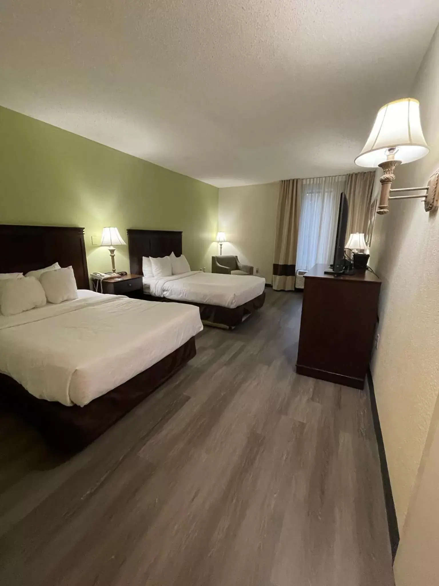 Queen Room with Two Queen Beds - Accessible/Non Smoking in Comfort Inn Pinehurst - Southern Pines Queen Room with Two Queen Beds - Accessible/Non Smoking in Comfort Inn Pinehurst - Southern Pines