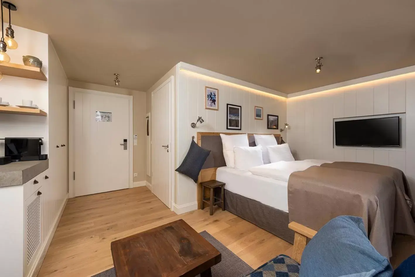 Double Room - Disability Access in LOEV - VELA Hotels Double Room - Disability Access in LOEV - VELA Hotels