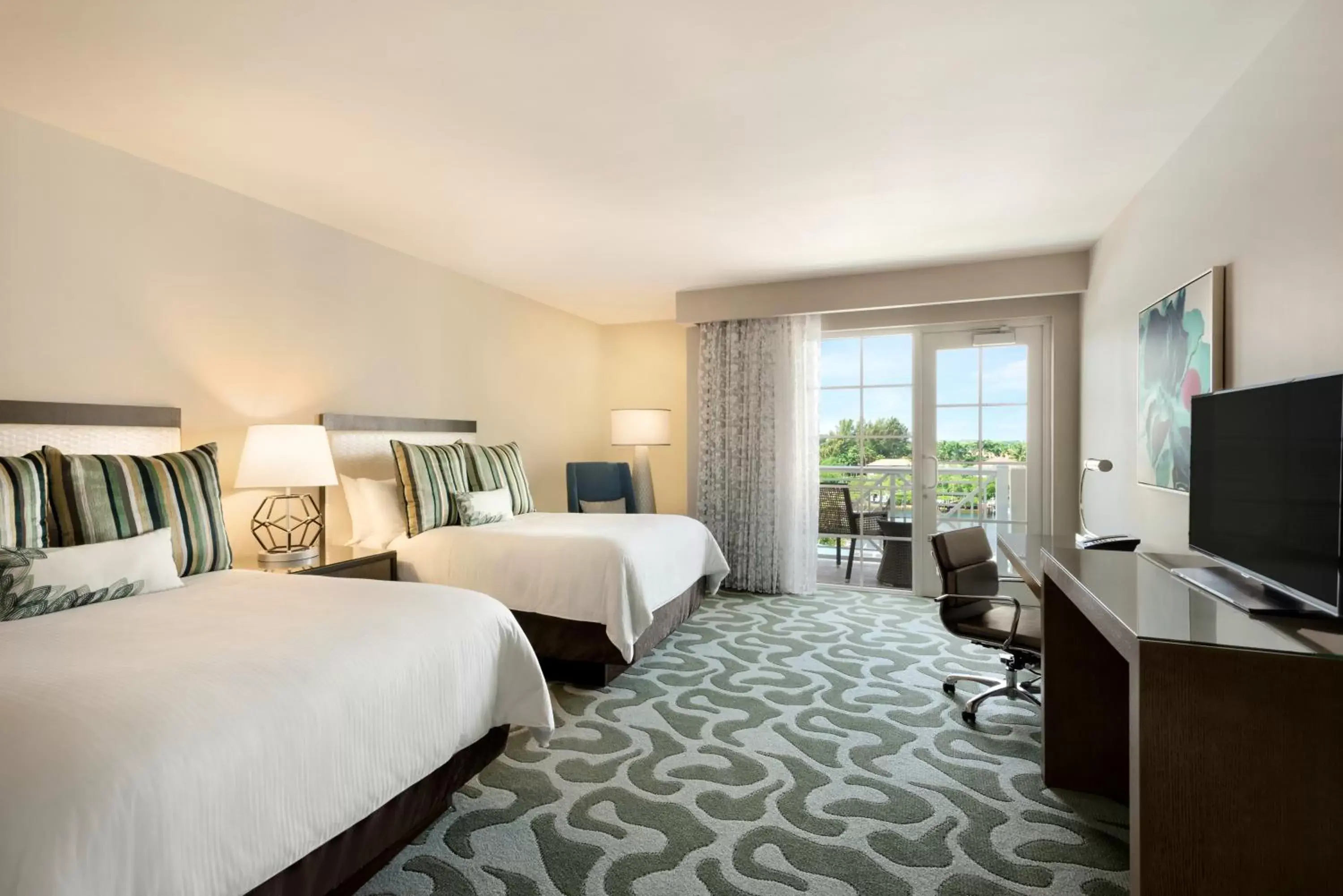 Deluxe Double Room with Intracoastal View in Wyndham Grand Jupiter at Harbourside Place Deluxe Double Room with Intracoastal View in Wyndham Grand Jupiter at Harbourside Place