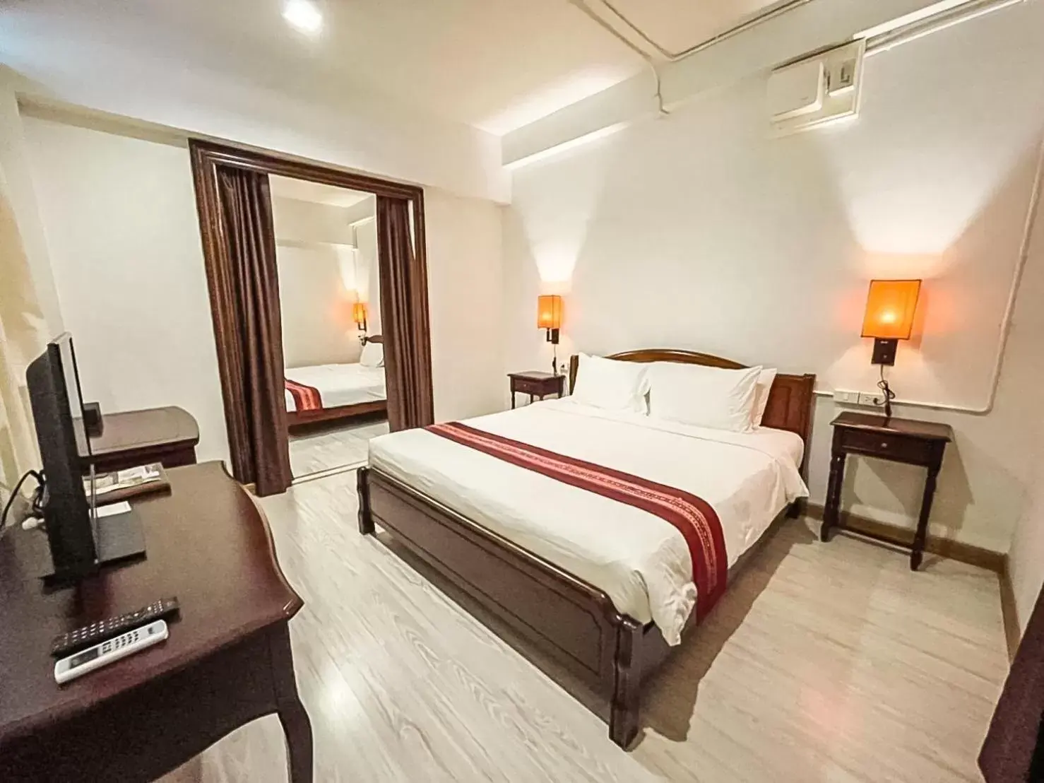 Family Room in 99 The Gallery Hotel Family Room in 99 The Gallery Hotel