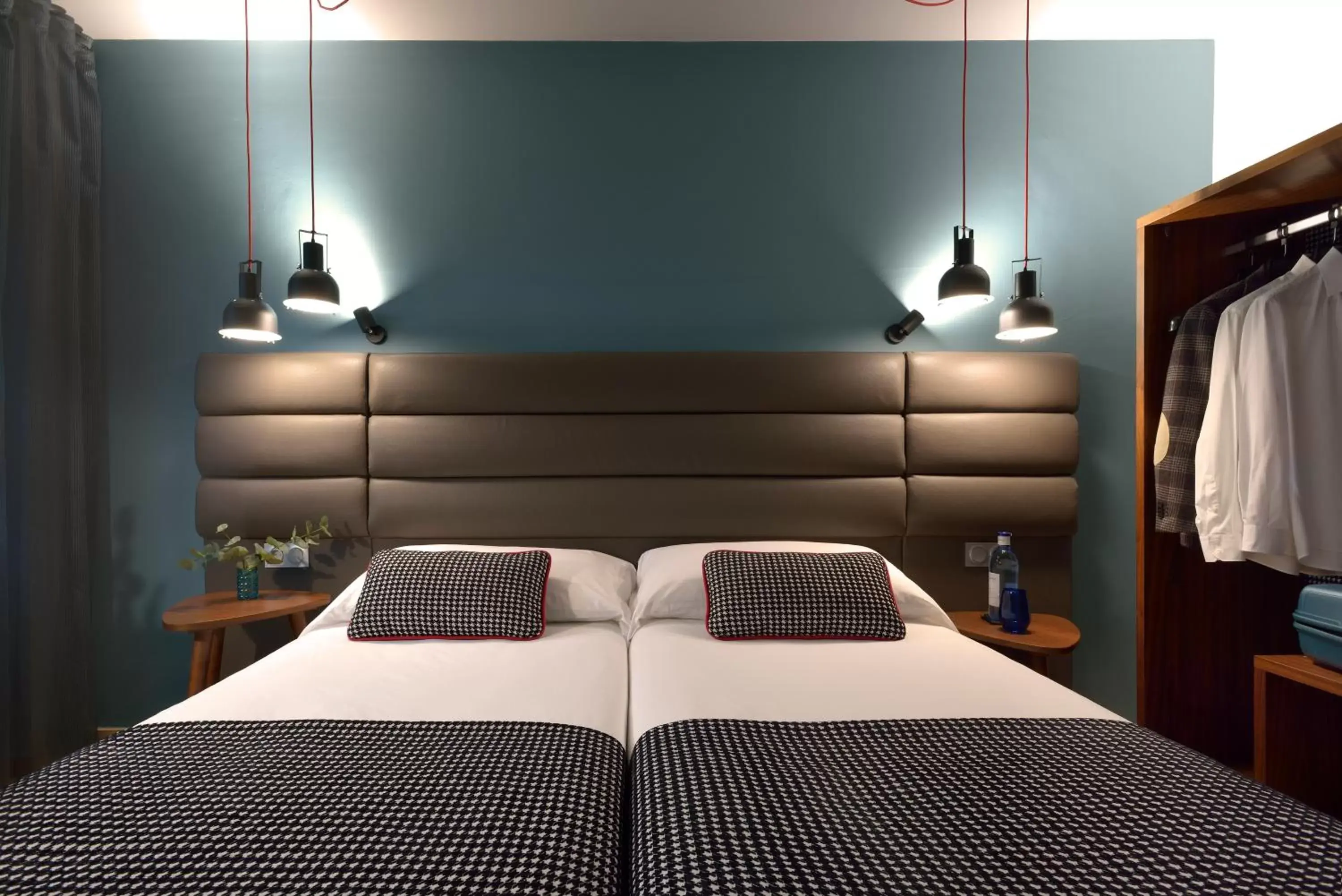 Two-Bedroom Apartment (5 Adults) in Hotel Pamplona Plaza Two-Bedroom Apartment (5 Adults) in Hotel Pamplona Plaza