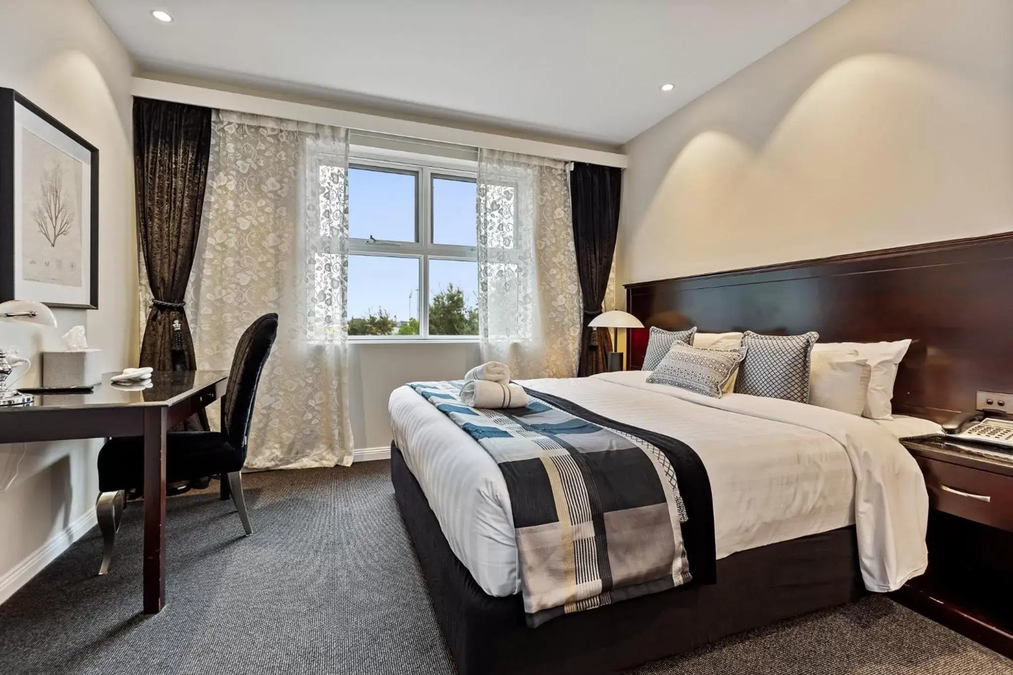 Executive King Suite in International Hotel Wagga Wagga Executive King Suite in International Hotel Wagga Wagga