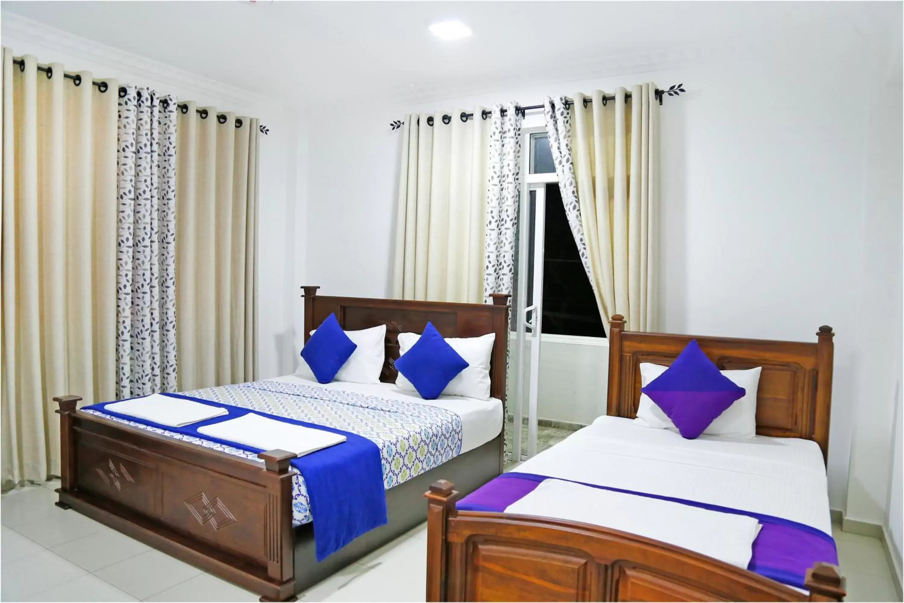Deluxe Triple Room in Ronaka Airport Transit Hotel Deluxe Triple Room in Ronaka Airport Transit Hotel