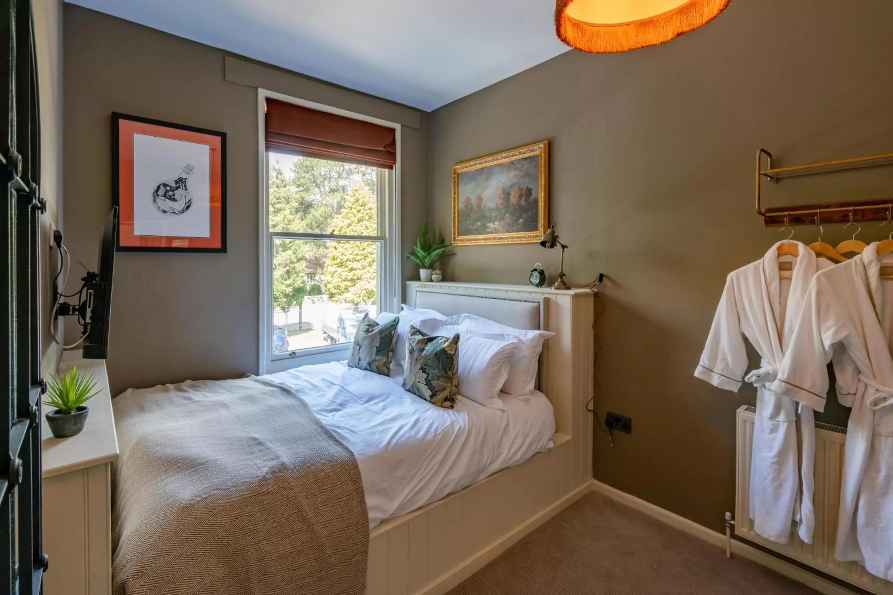 Double Room in The Pavilion Arms Double Room in The Pavilion Arms